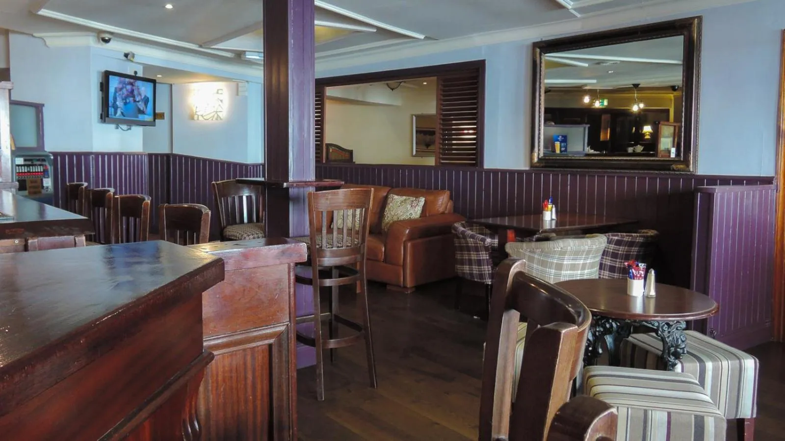 Lounge or bar in Dalton Inn Hotel