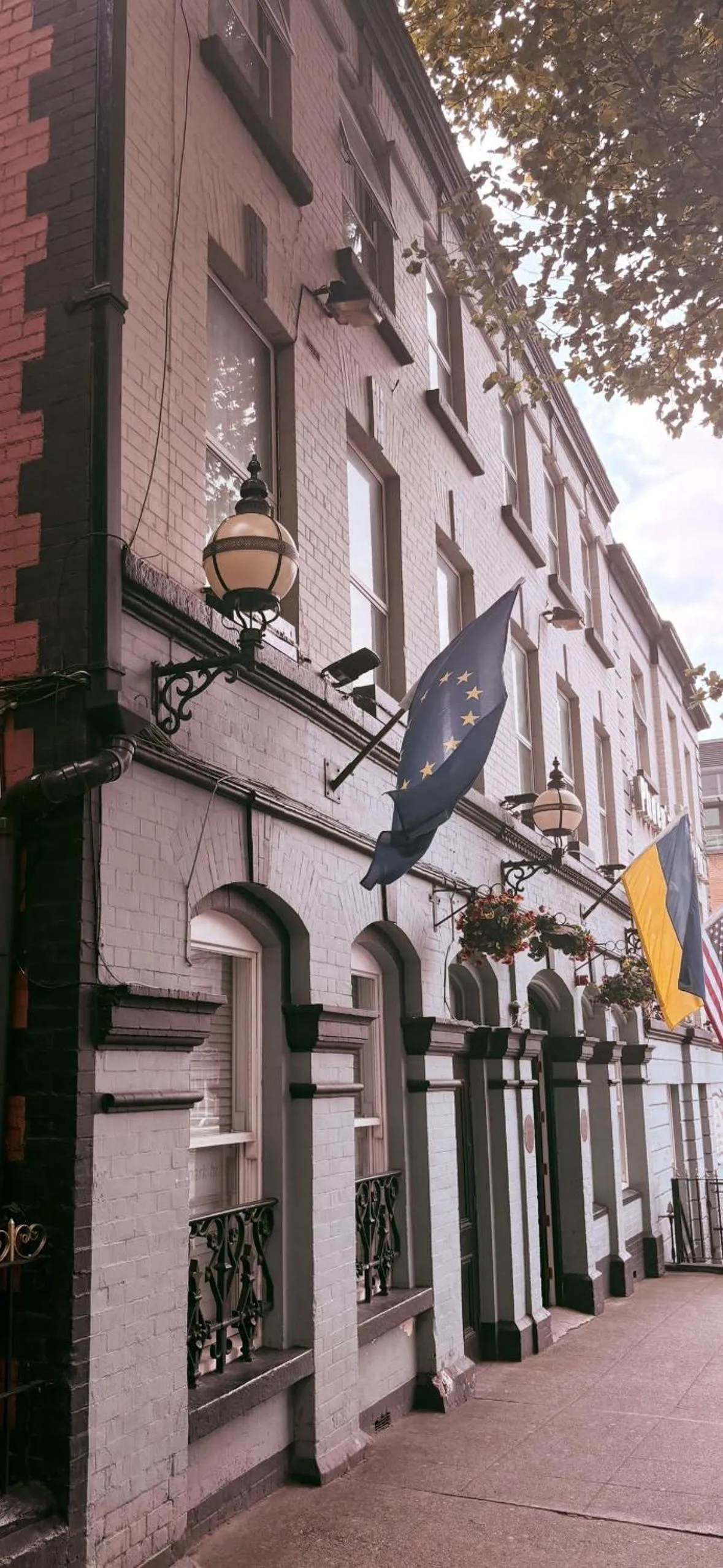 Facade/entrance in Phoenix Park Hotel