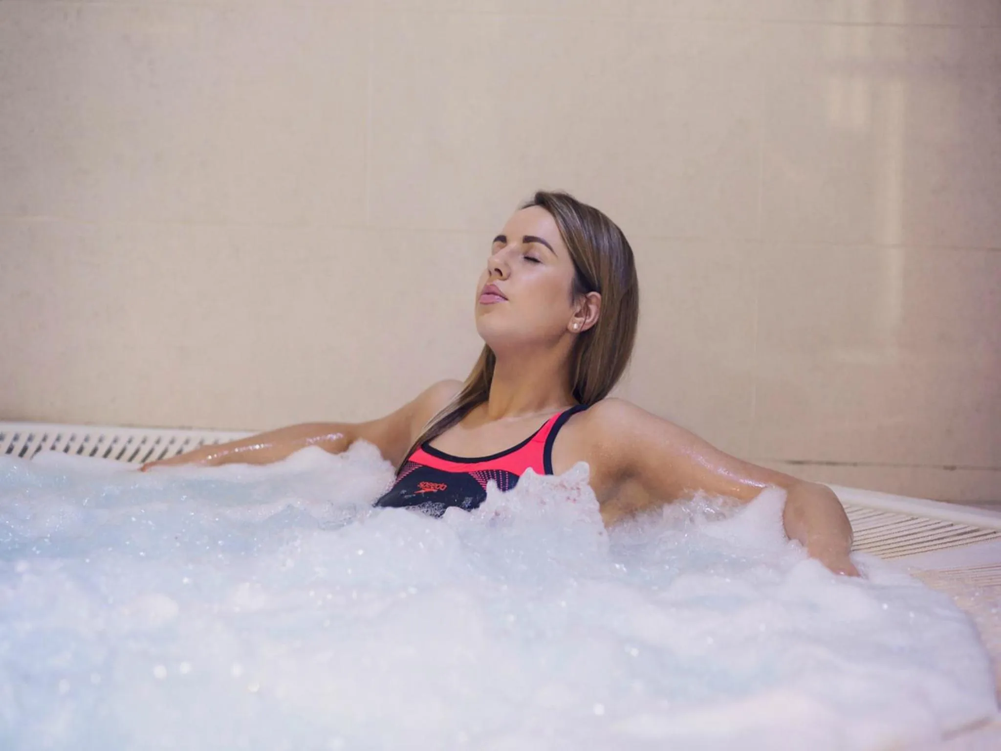 Swimming pool in Carrickdale Hotel & Spa