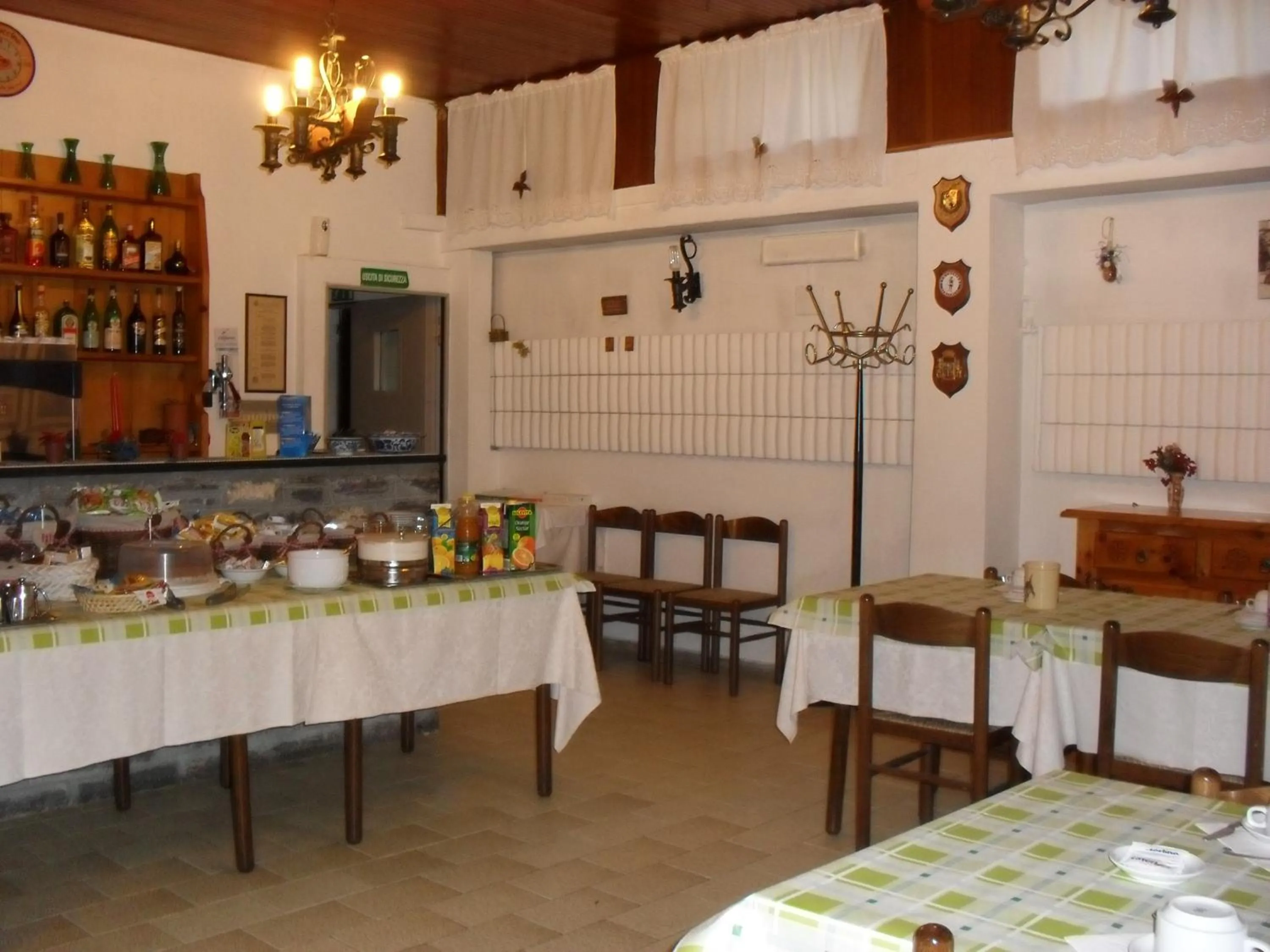 Restaurant/places to eat in Al Caminetto