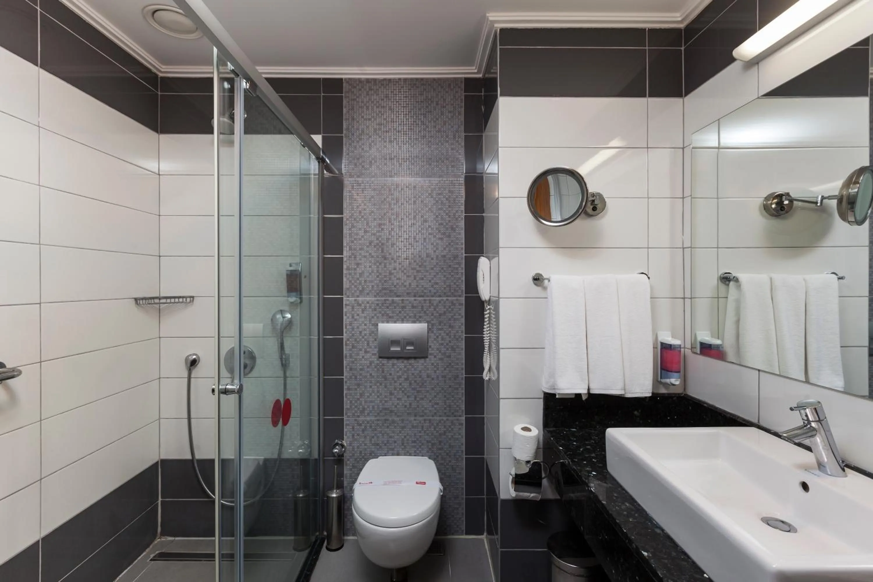 Bathroom in Primasol Hane Family Resort Hotel