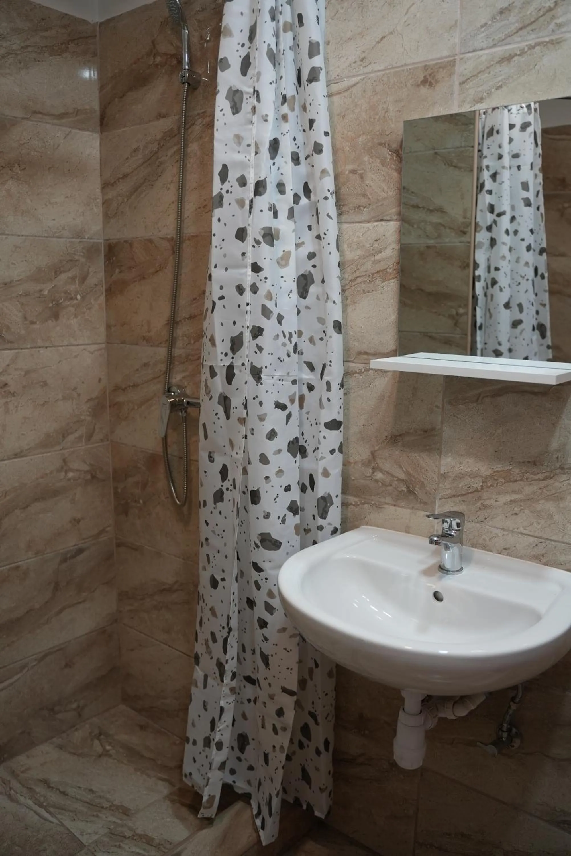 Shower in Center Hostel and Guest House