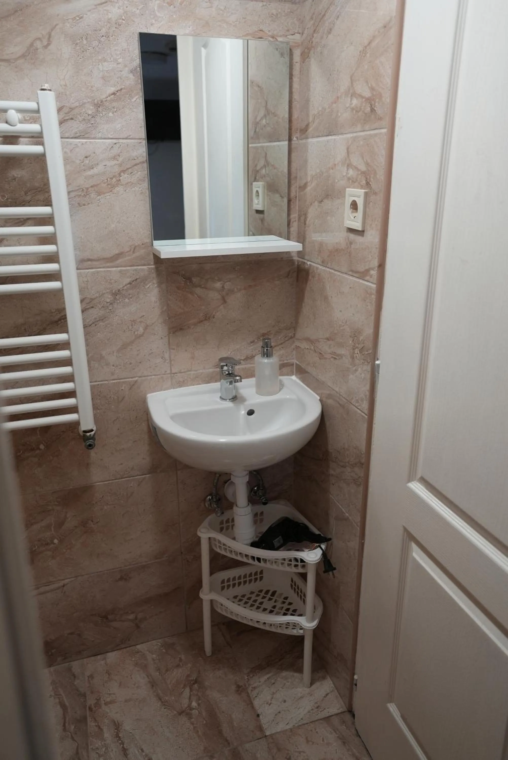 Shower in Center Hostel and Guest House
