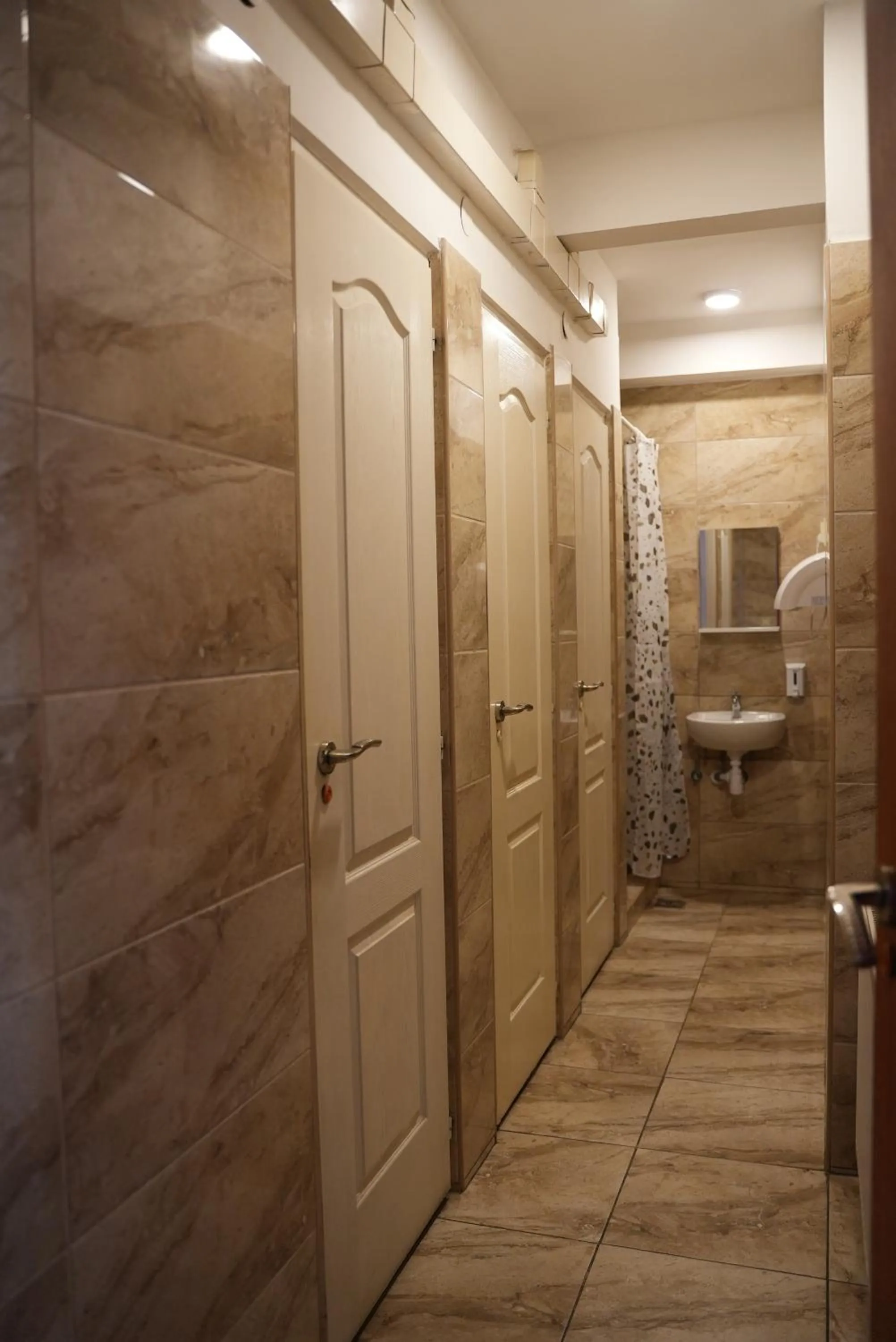 Shower in Center Hostel and Guest House