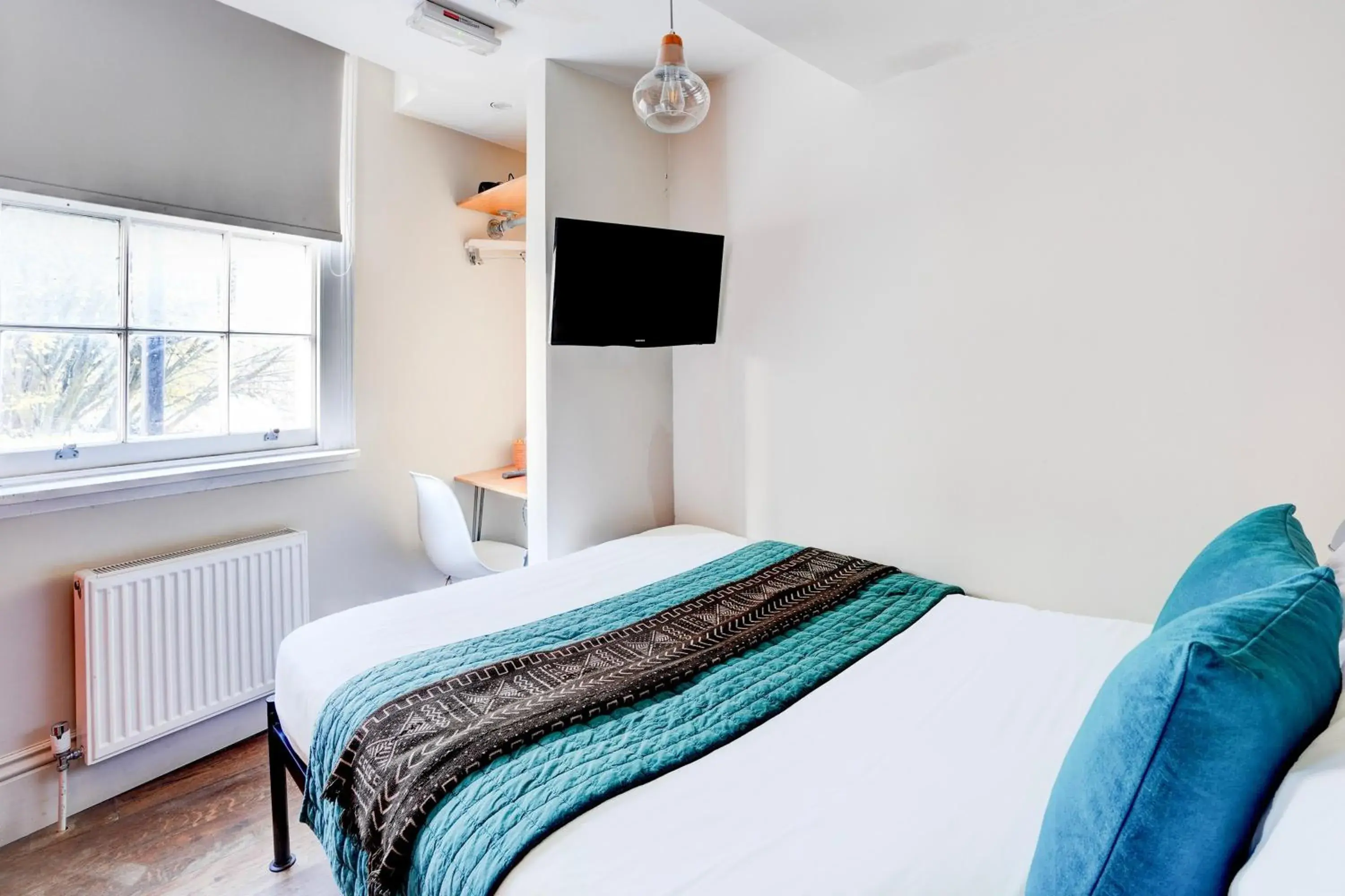 Bedroom, Bed in Peckham Rooms Hotel by Belvilla London Bedroom, Bed in Peckham Rooms Hotel by Belvilla London