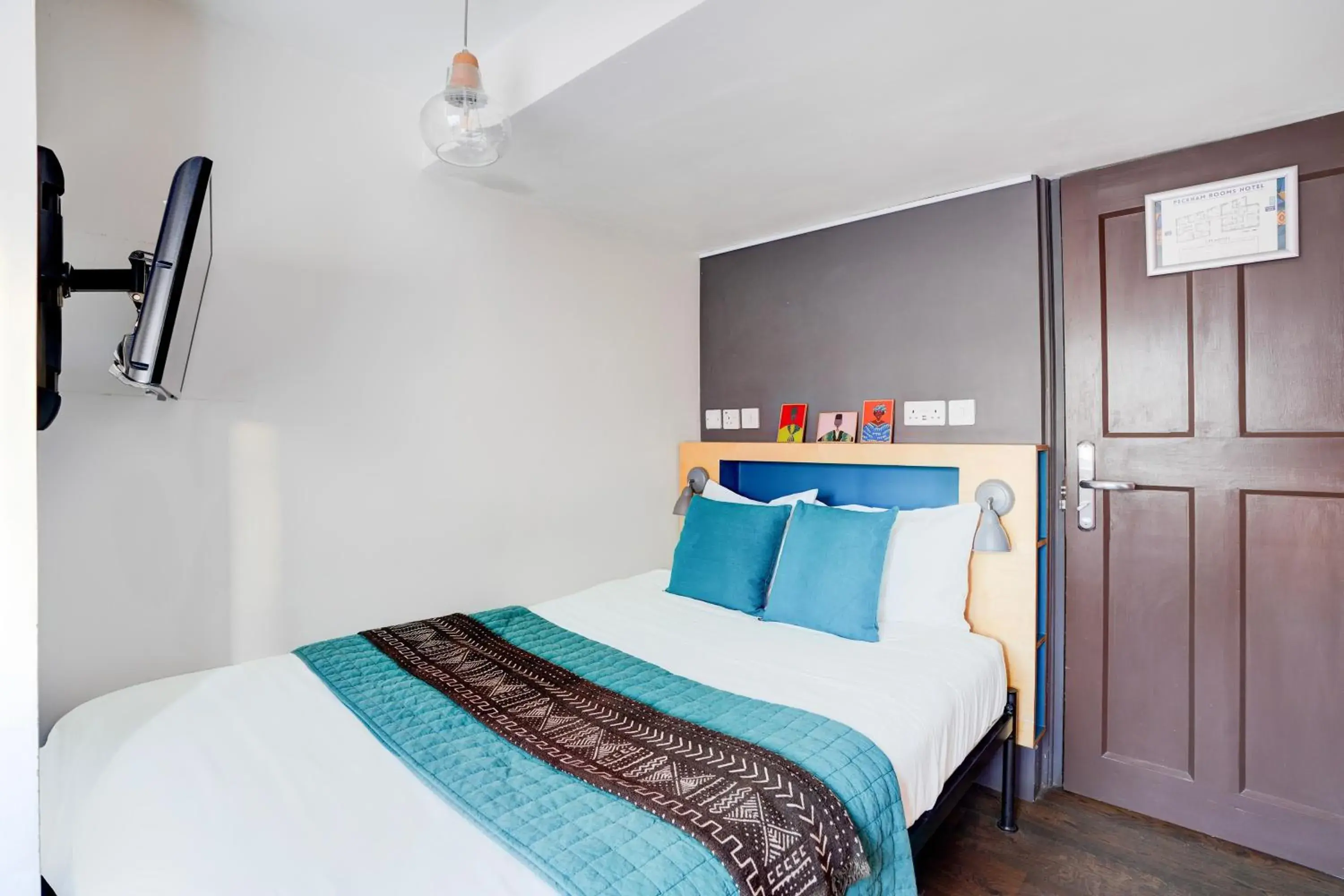 Bedroom, Bed in Peckham Rooms Hotel by Belvilla London Bedroom, Bed in Peckham Rooms Hotel by Belvilla London
