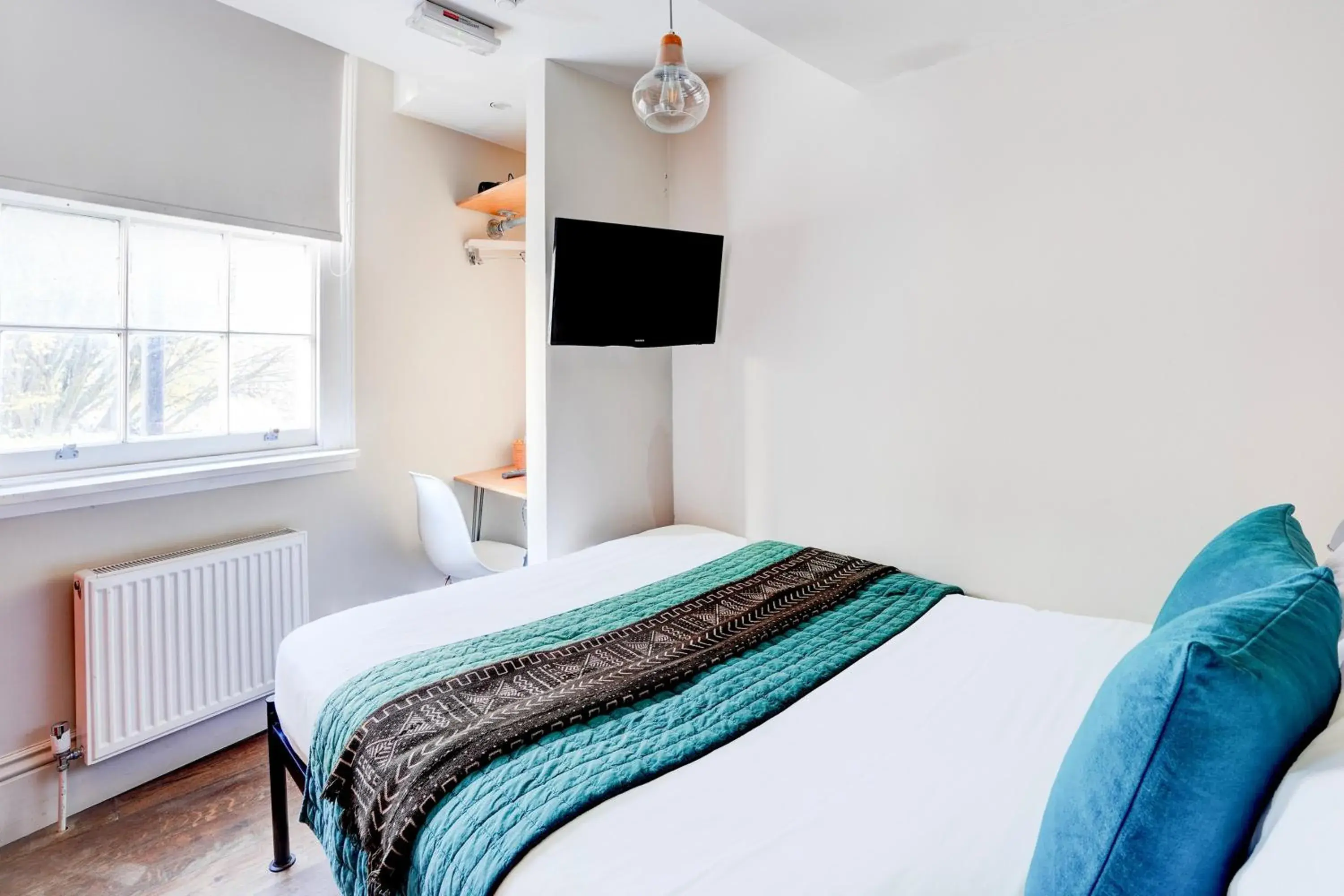 Bedroom, Bed in Peckham Rooms Hotel by Belvilla London Bedroom, Bed in Peckham Rooms Hotel by Belvilla London