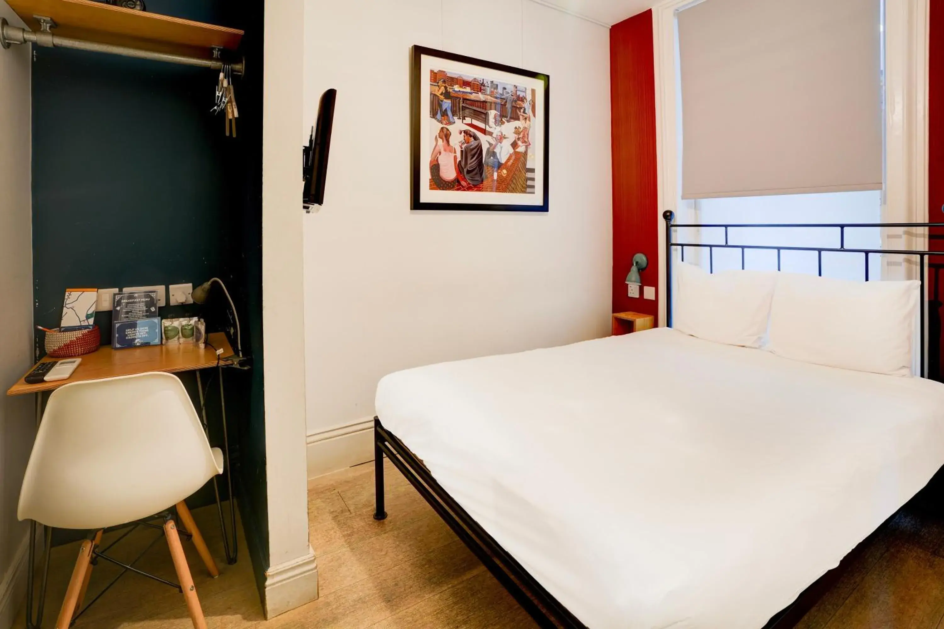 Bedroom, Bed in Peckham Rooms Hotel by Belvilla London Bedroom, Bed in Peckham Rooms Hotel by Belvilla London