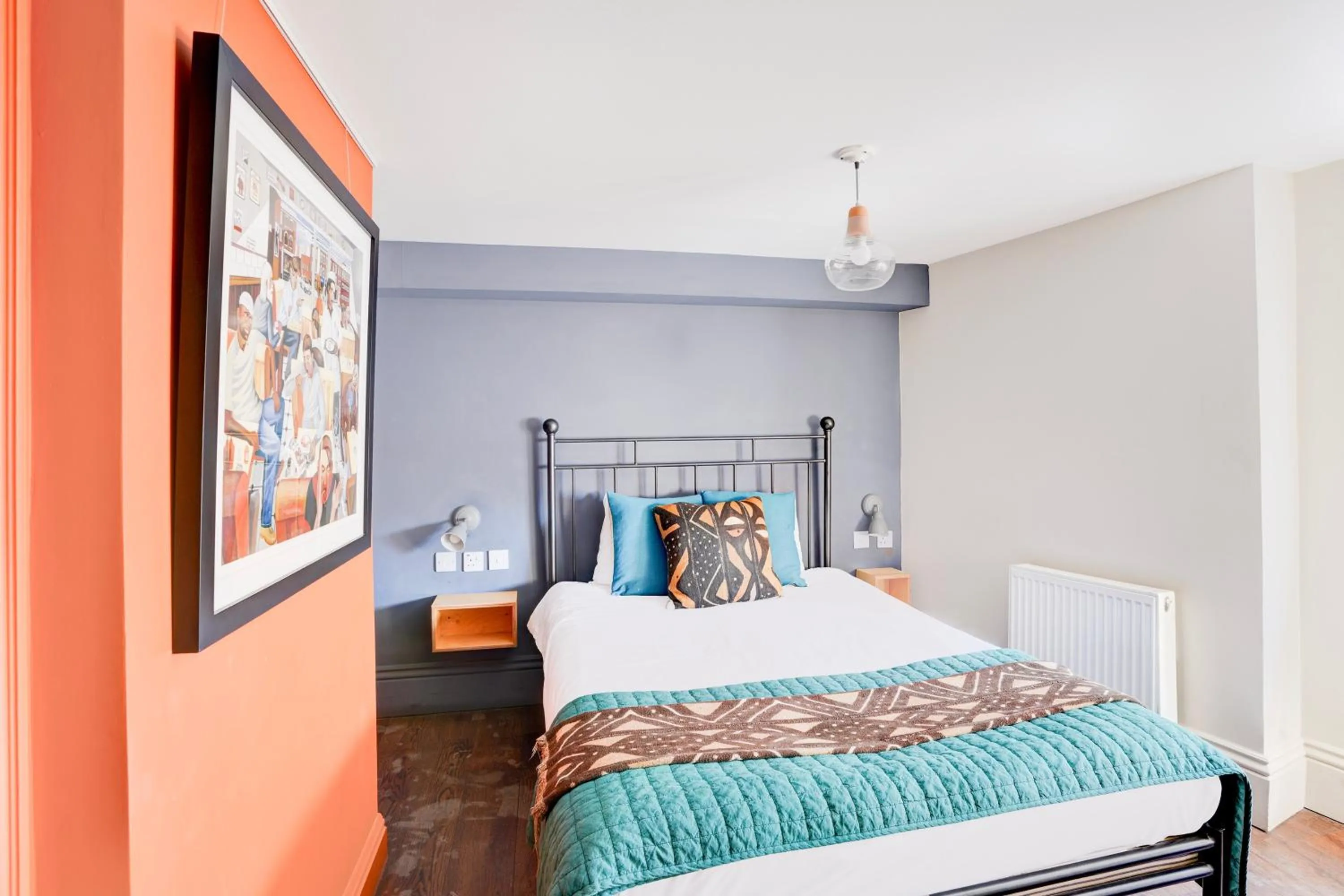 Bedroom, Bed in Peckham Rooms Hotel by Belvilla London