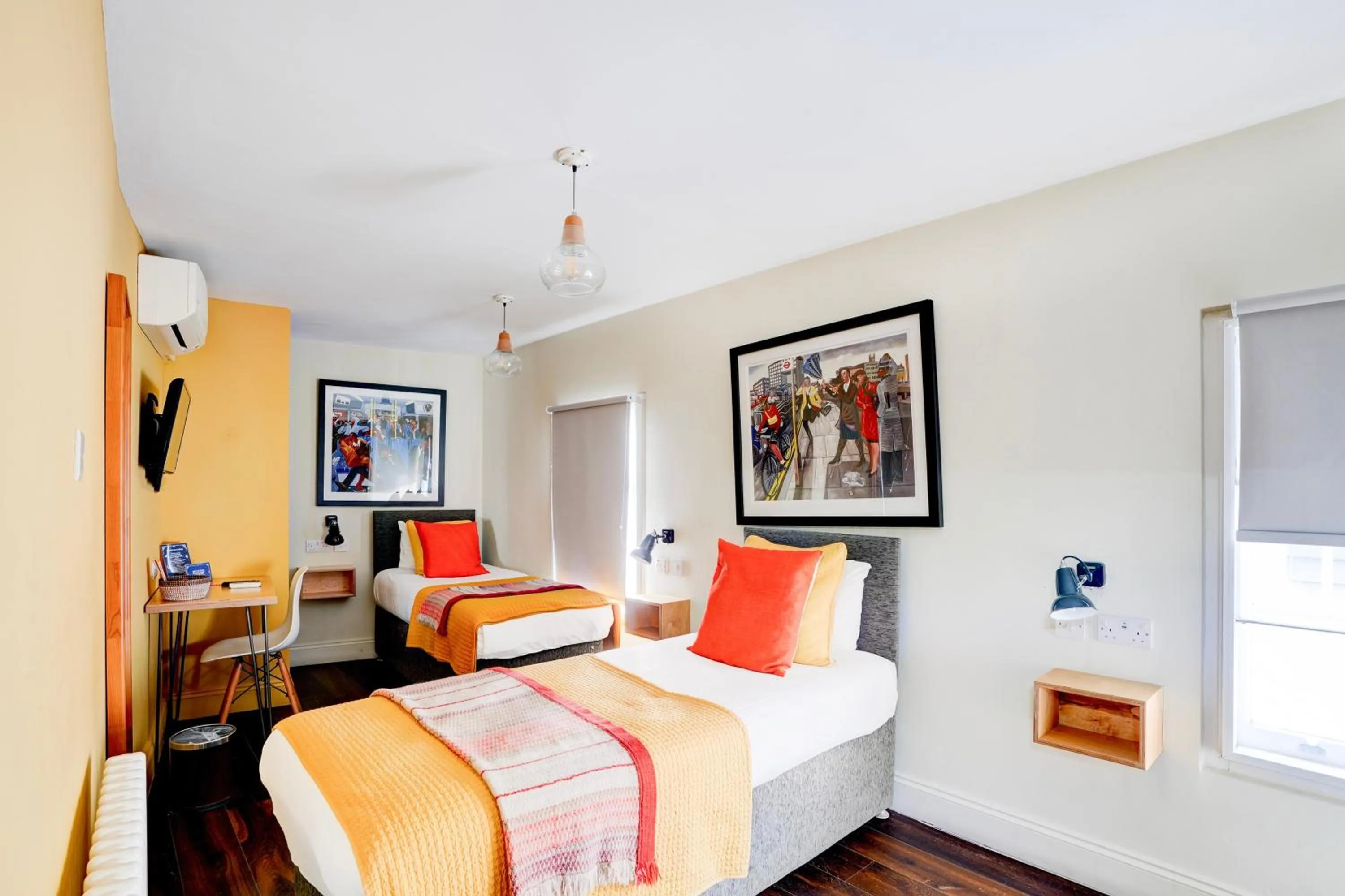 Bedroom, Bed in Peckham Rooms Hotel by Belvilla London