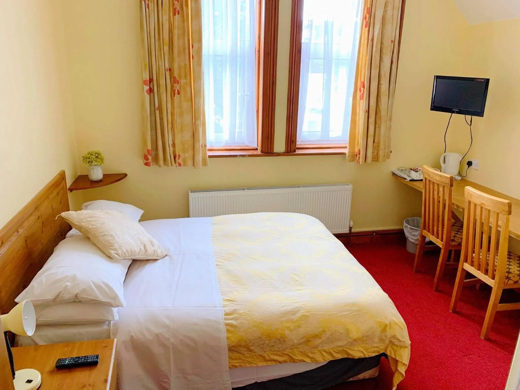 Shower, Bed in Redclyffe Guesthouse