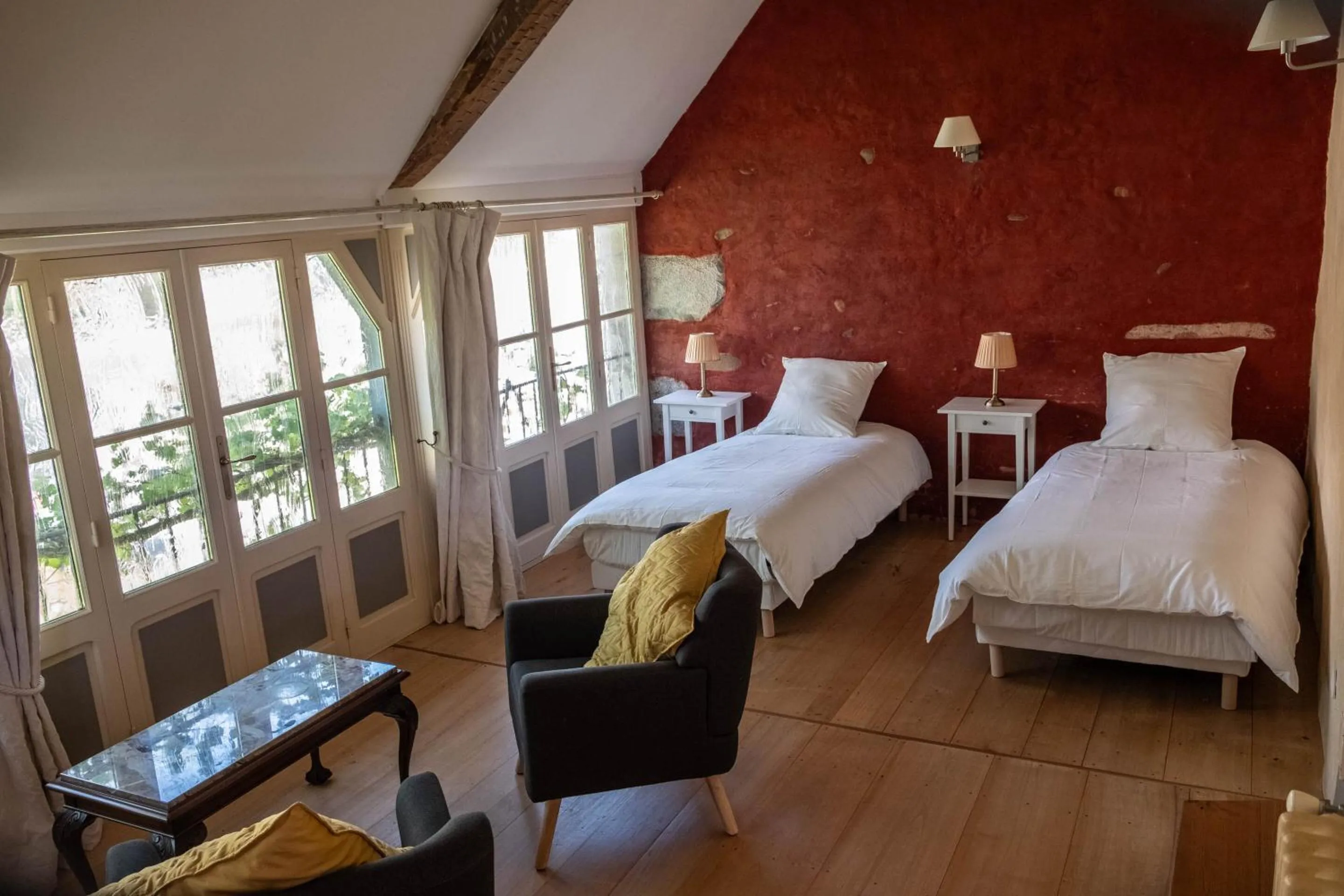 Bedroom, Bed in le closier