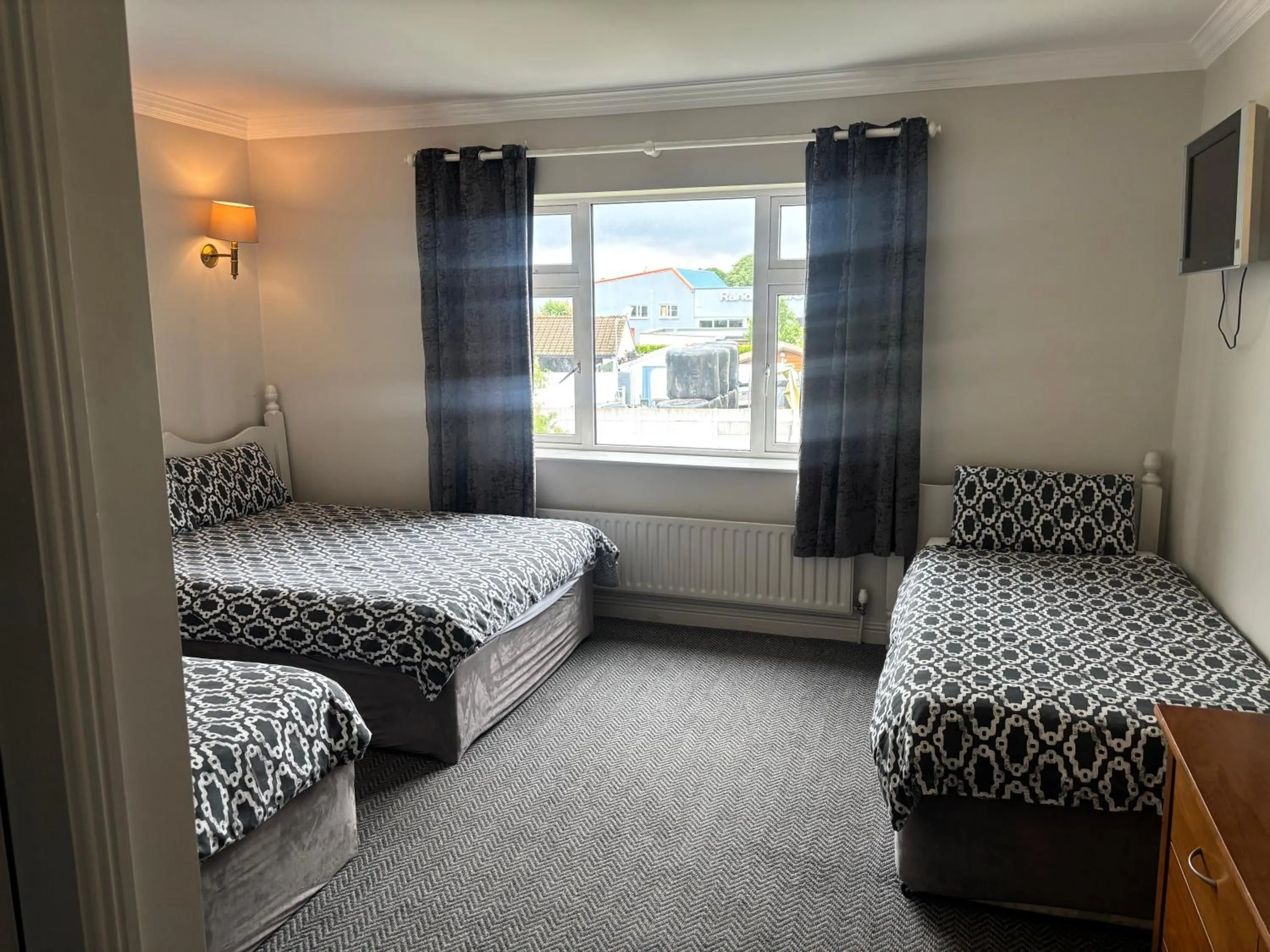 Bed in Harmony Inn - Glena House