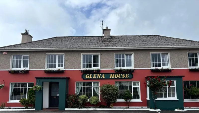 Property building in Harmony Inn - Glena House