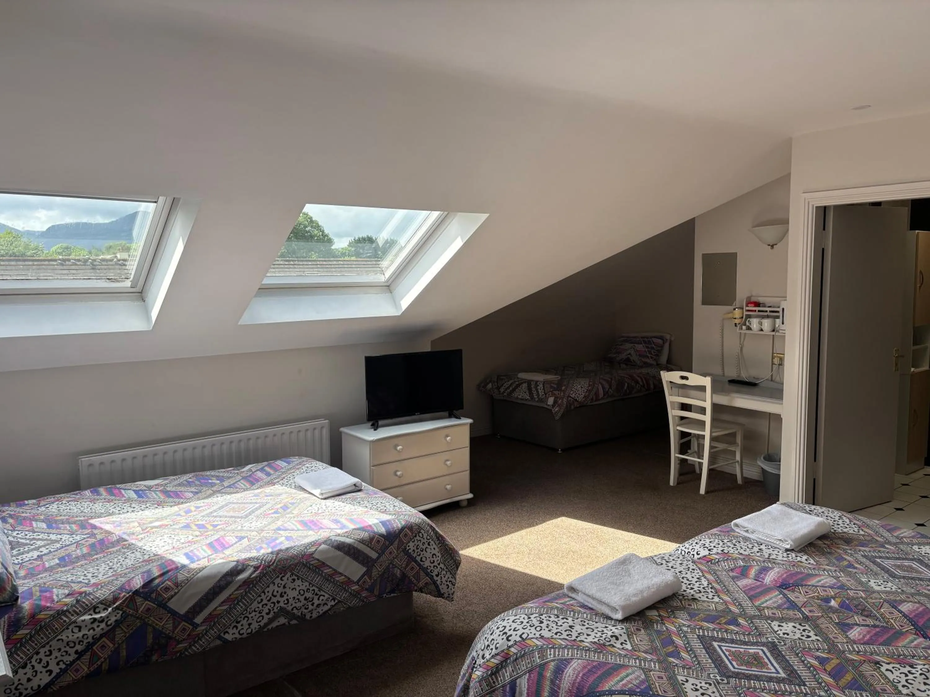 Bed in Harmony Inn - Glena House