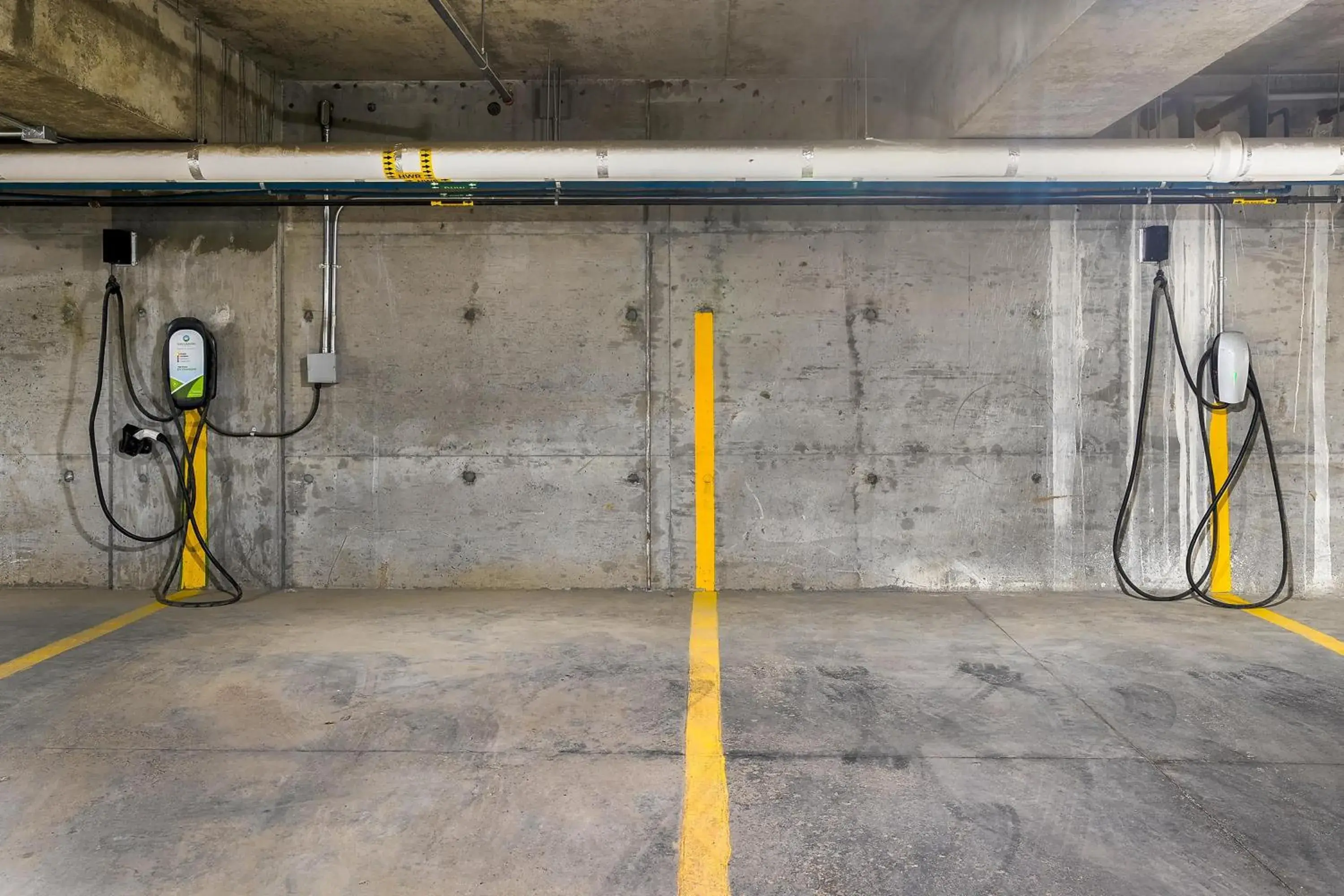 Property building in Best Western Plus East Side Property building in Best Western Plus East Side