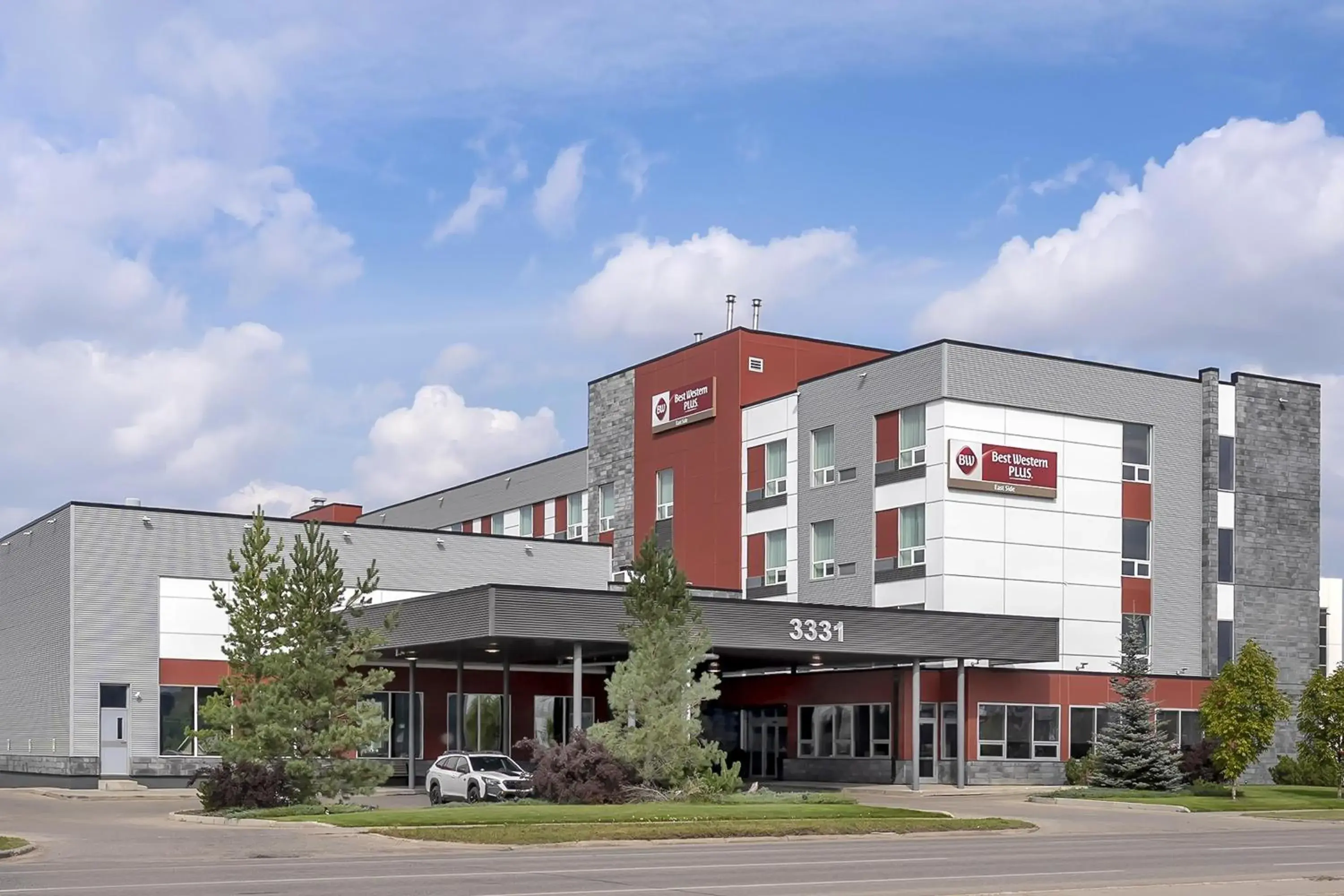 Property building in Best Western Plus East Side Property building in Best Western Plus East Side