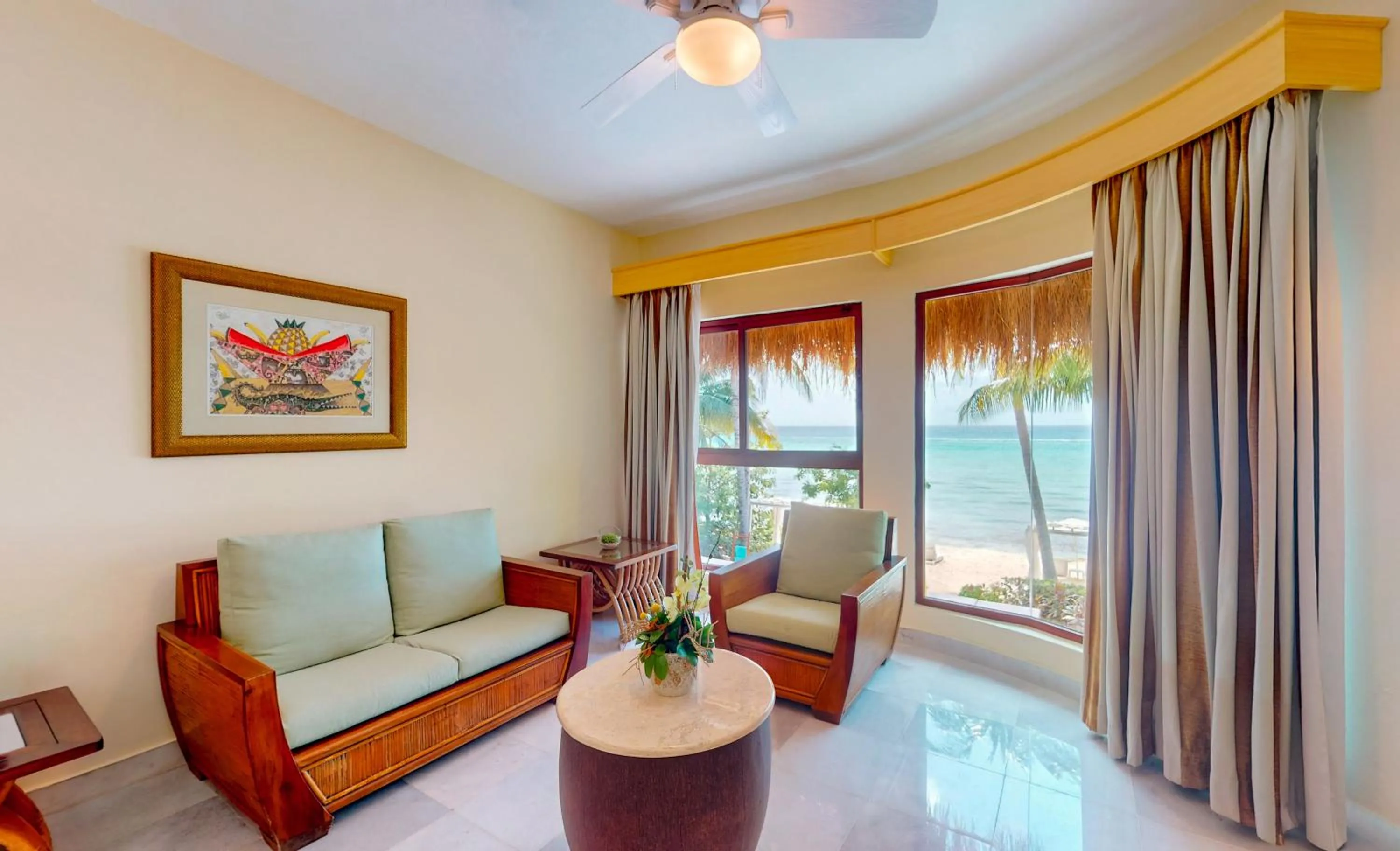 Living room in Iberostar Waves Cozumel - All Inclusive