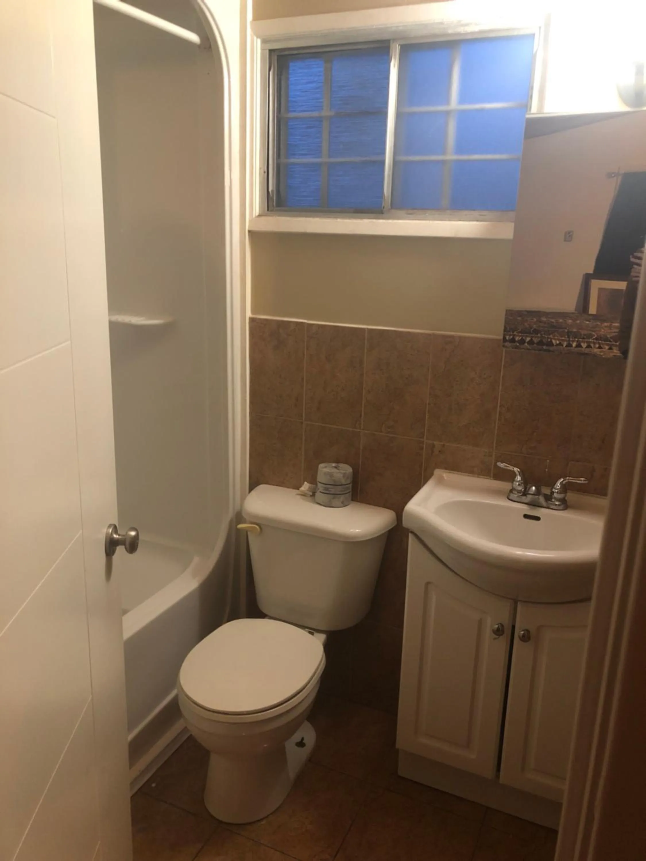 Bathroom in Superlodge Lloydminster