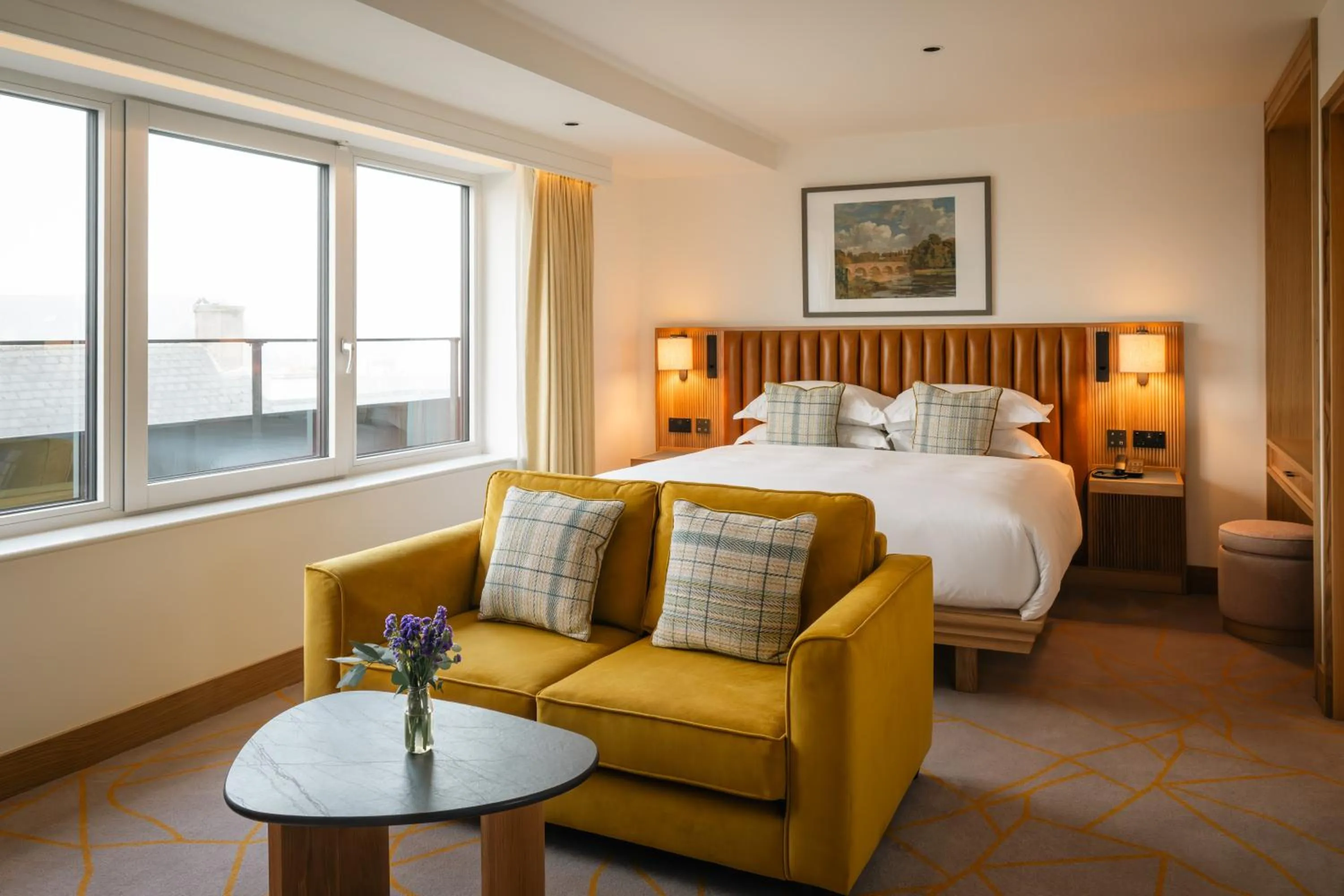 Photo of the whole room, Bed in Kilkenny Pembroke Hotel