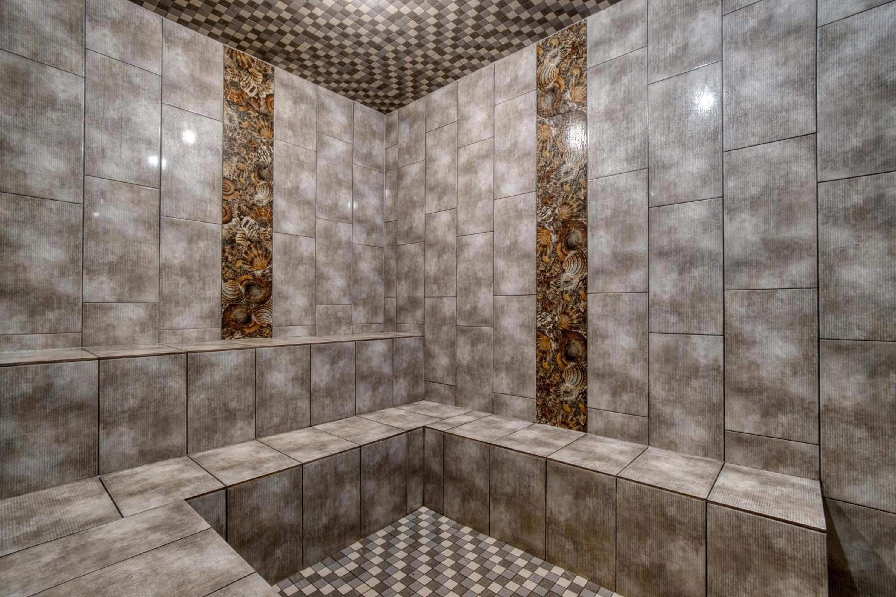 Property building in Best Western PLUS Fox Creek