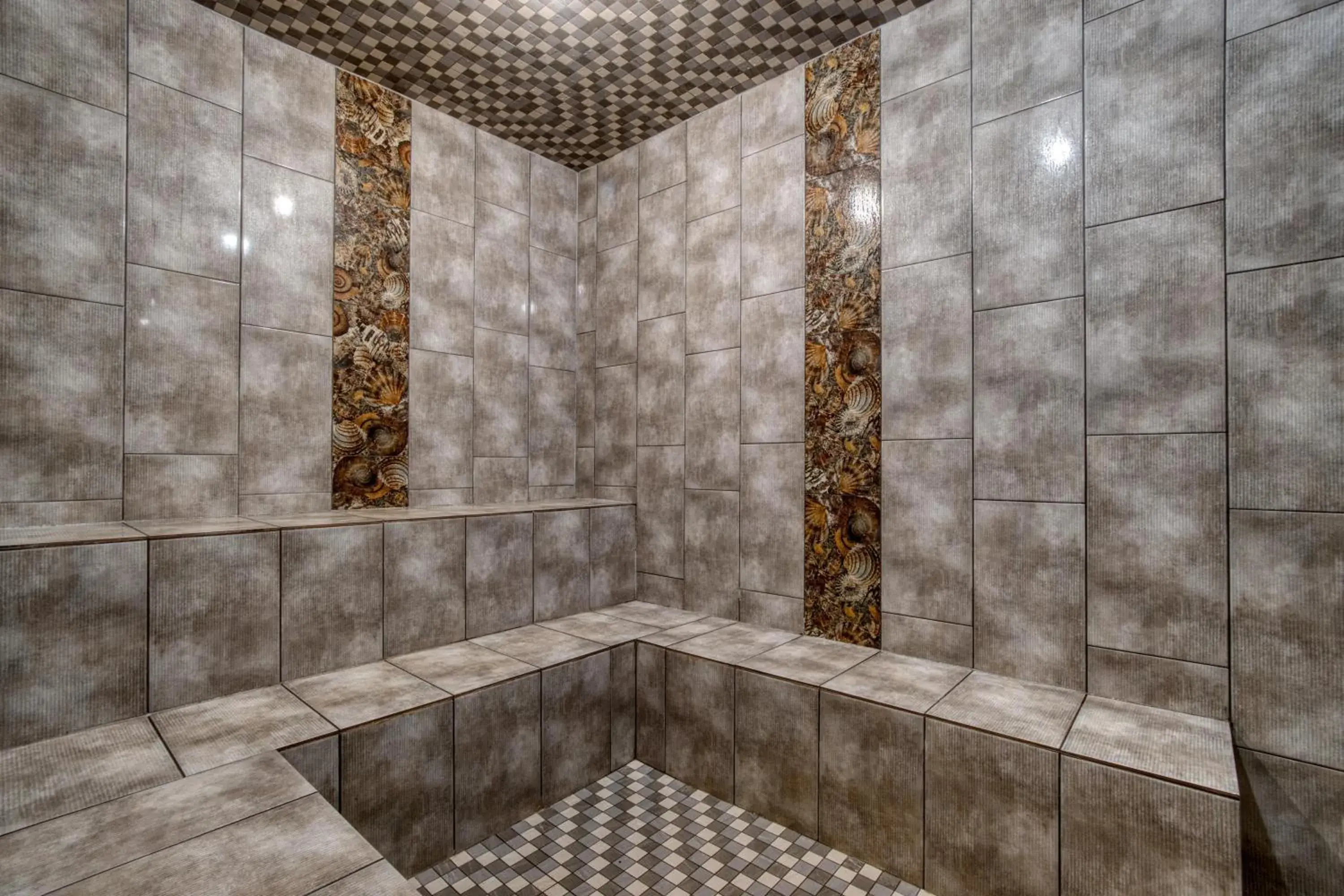 Property building in Best Western PLUS Fox Creek Property building in Best Western PLUS Fox Creek