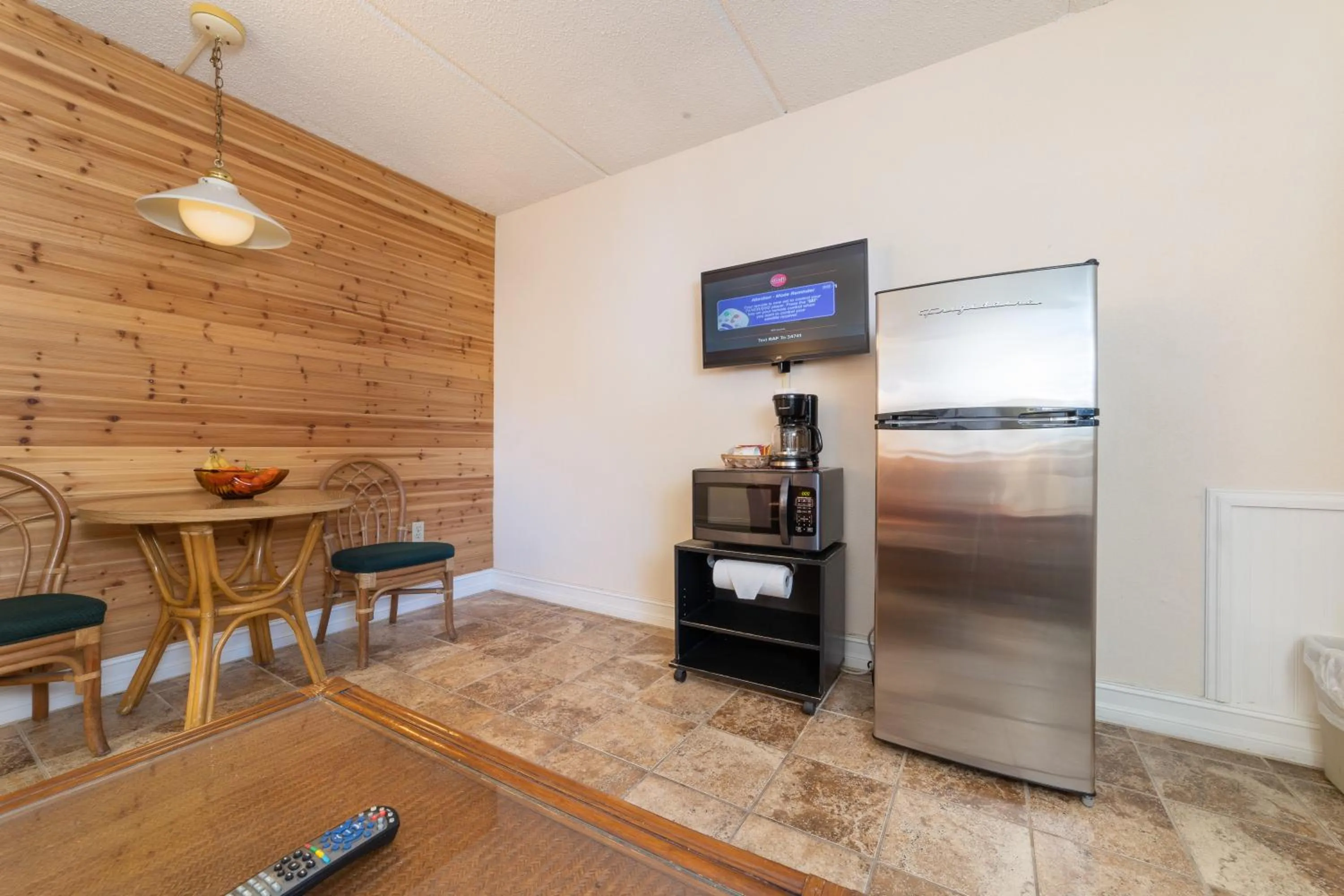 Living room in Steinhatchee River Inn and Marina