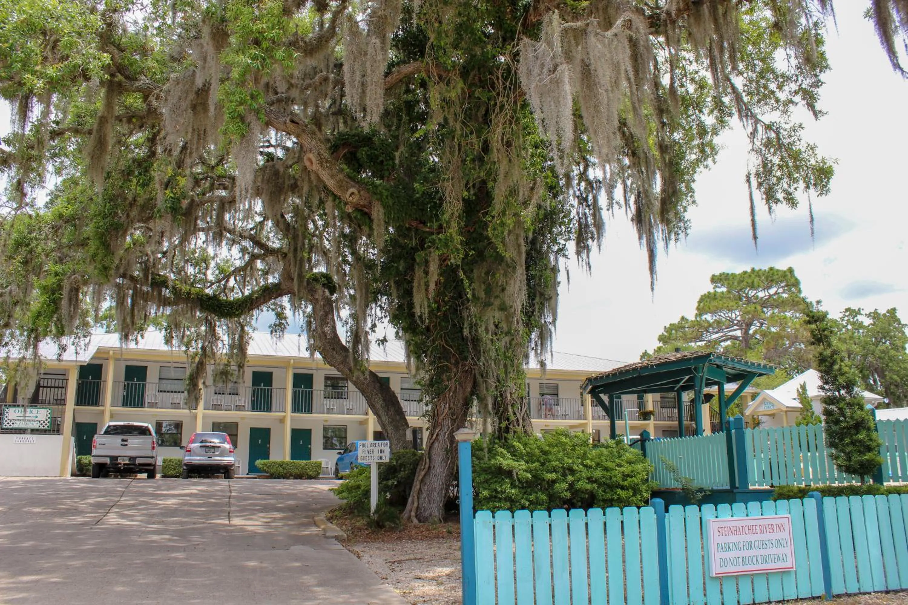 Facade/entrance in Steinhatchee River Inn and Marina