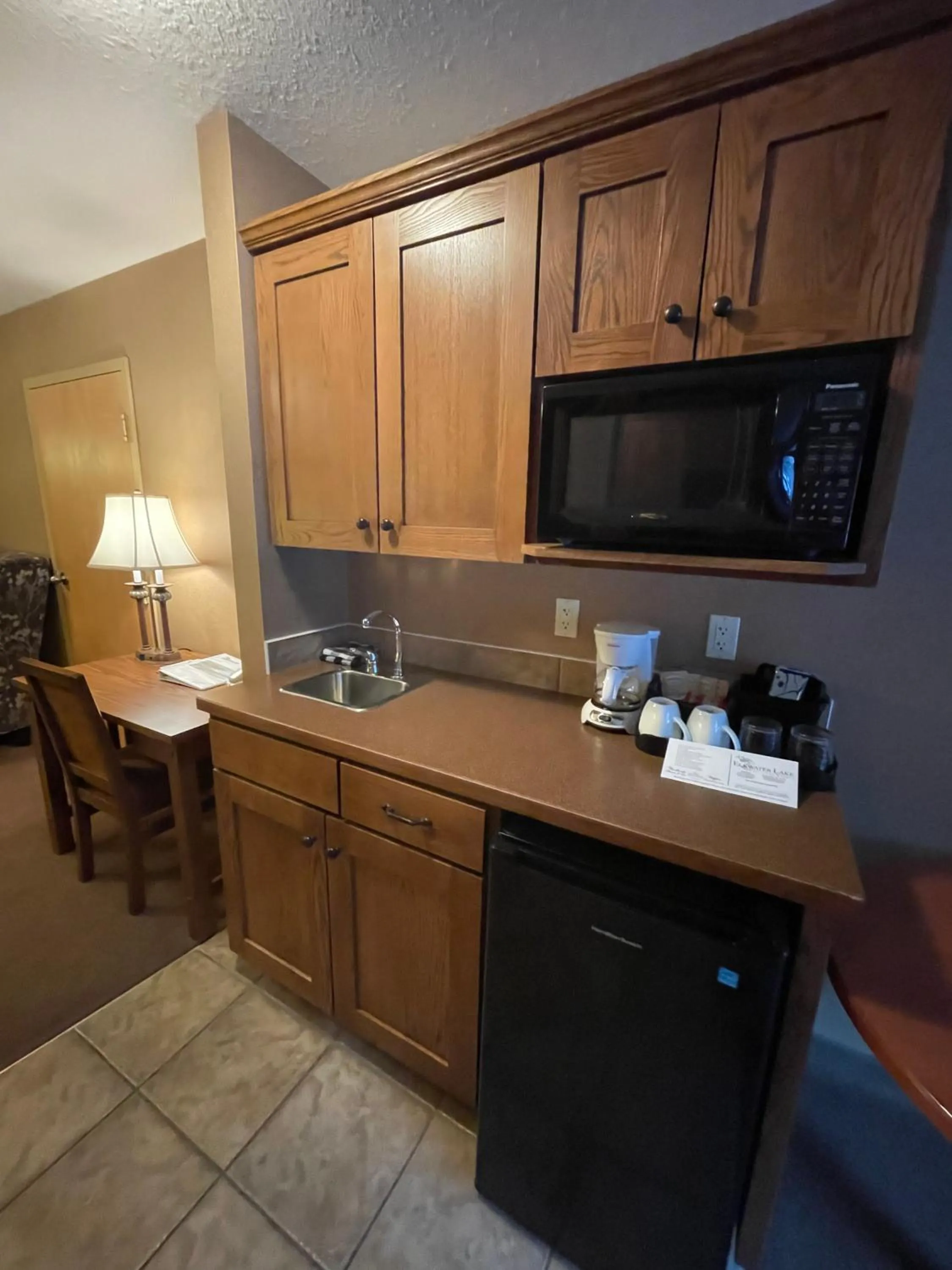 Kitchen or kitchenette in Elkwater Lake Lodge and Resort
