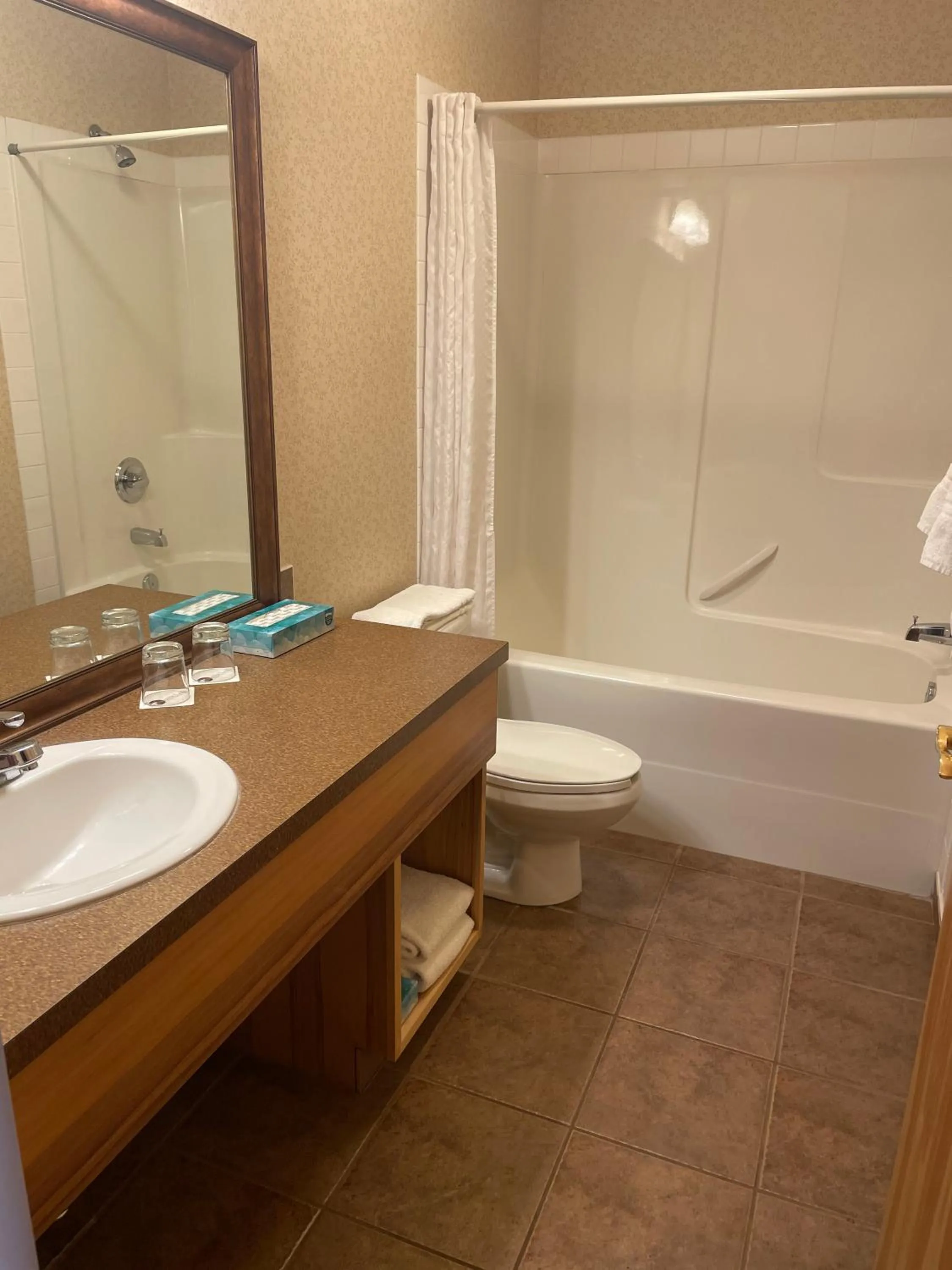 Bath in Elkwater Lake Lodge and Resort