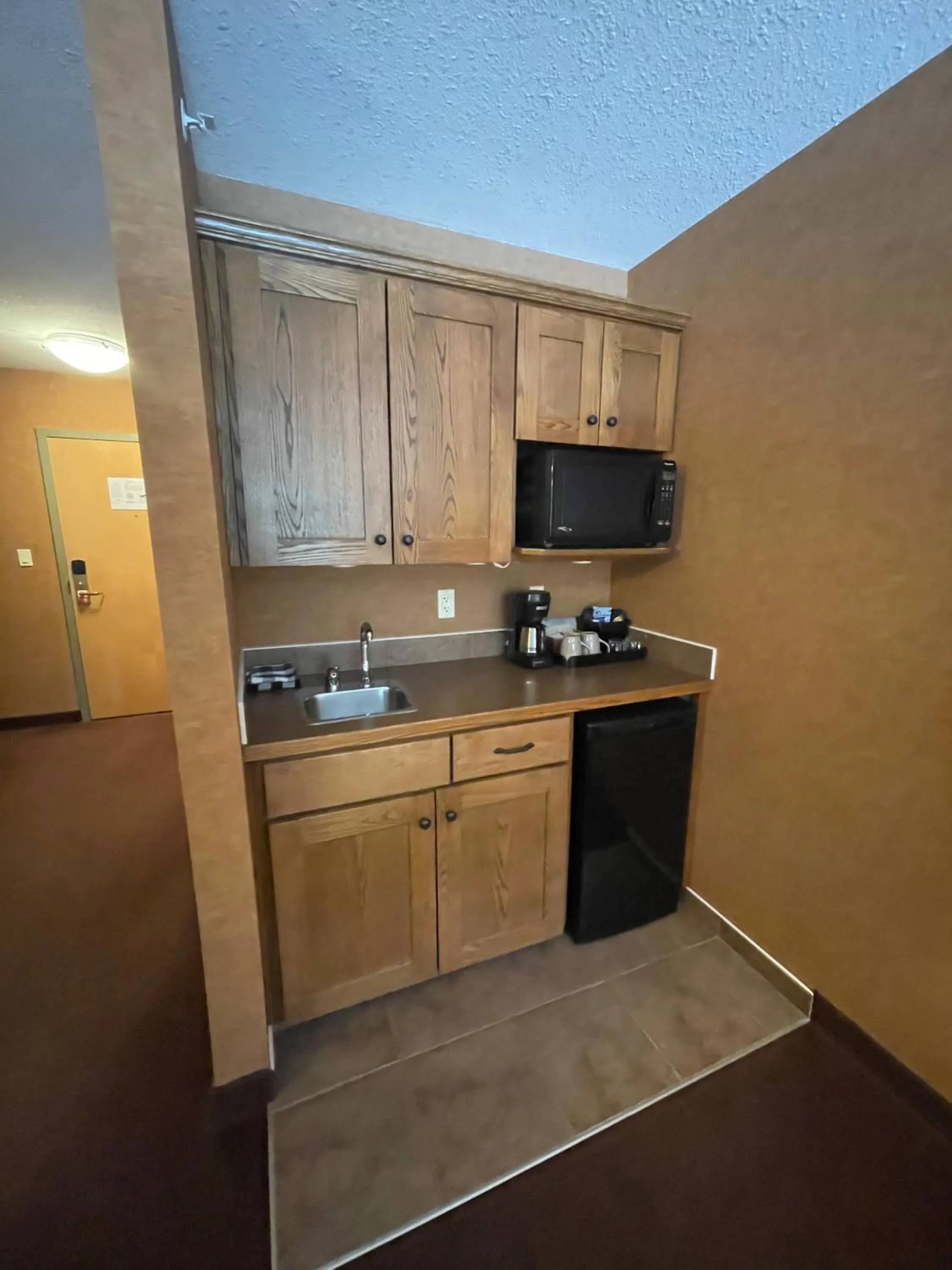 Kitchen or kitchenette in Elkwater Lake Lodge and Resort