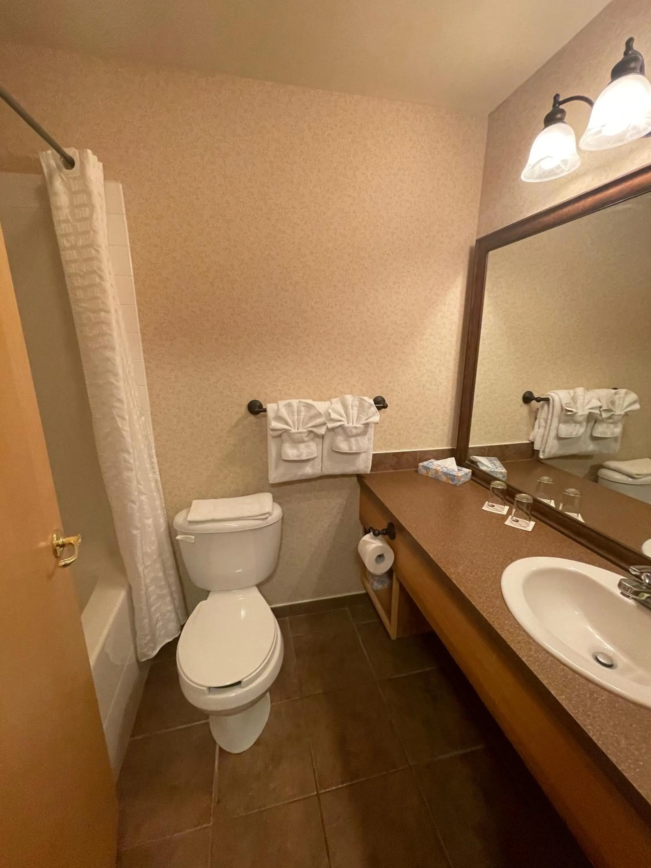 Bathroom in Elkwater Lake Lodge and Resort