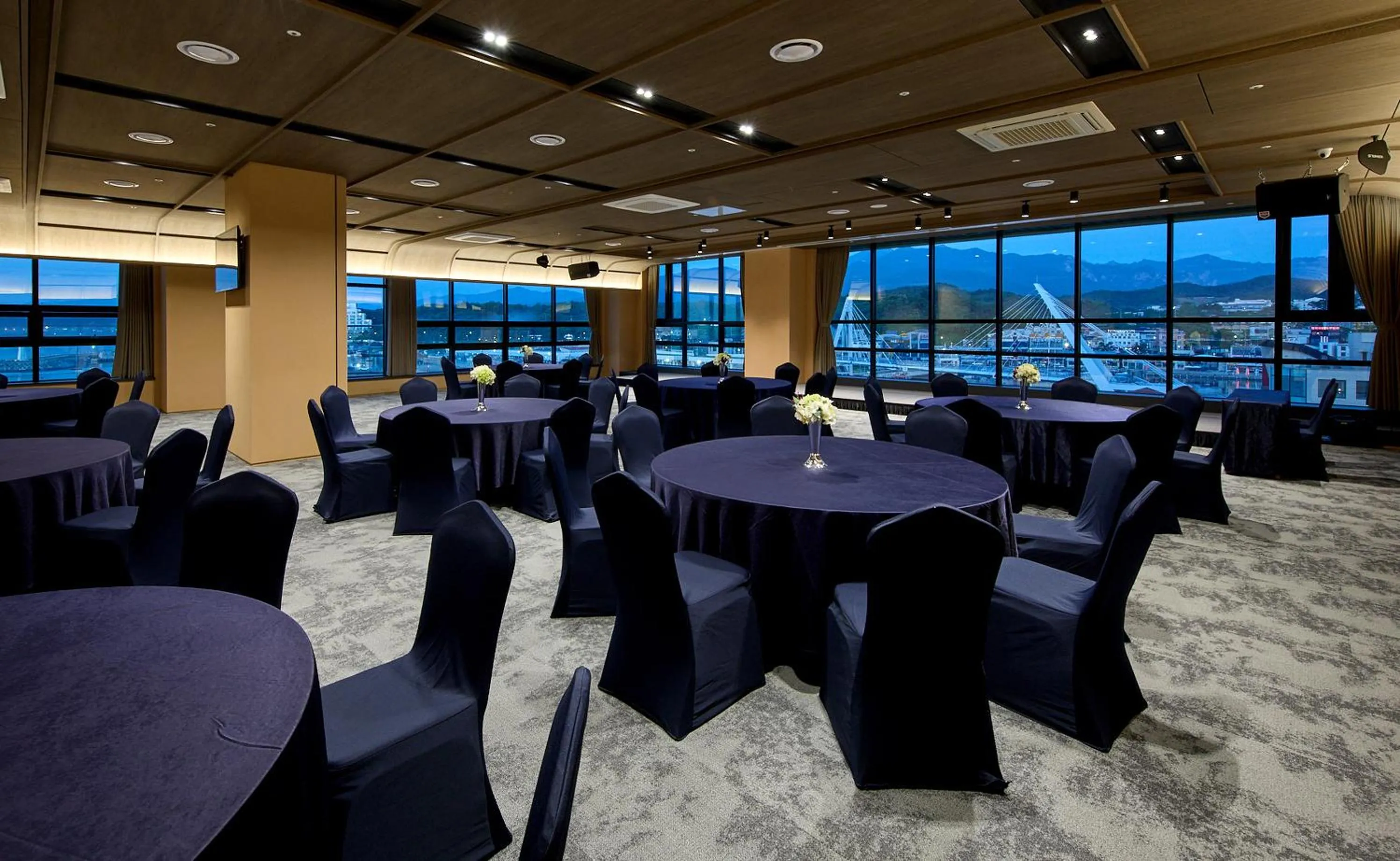 Banquet/Function facilities in Ramada by Wyndham Gangwon Sokcho