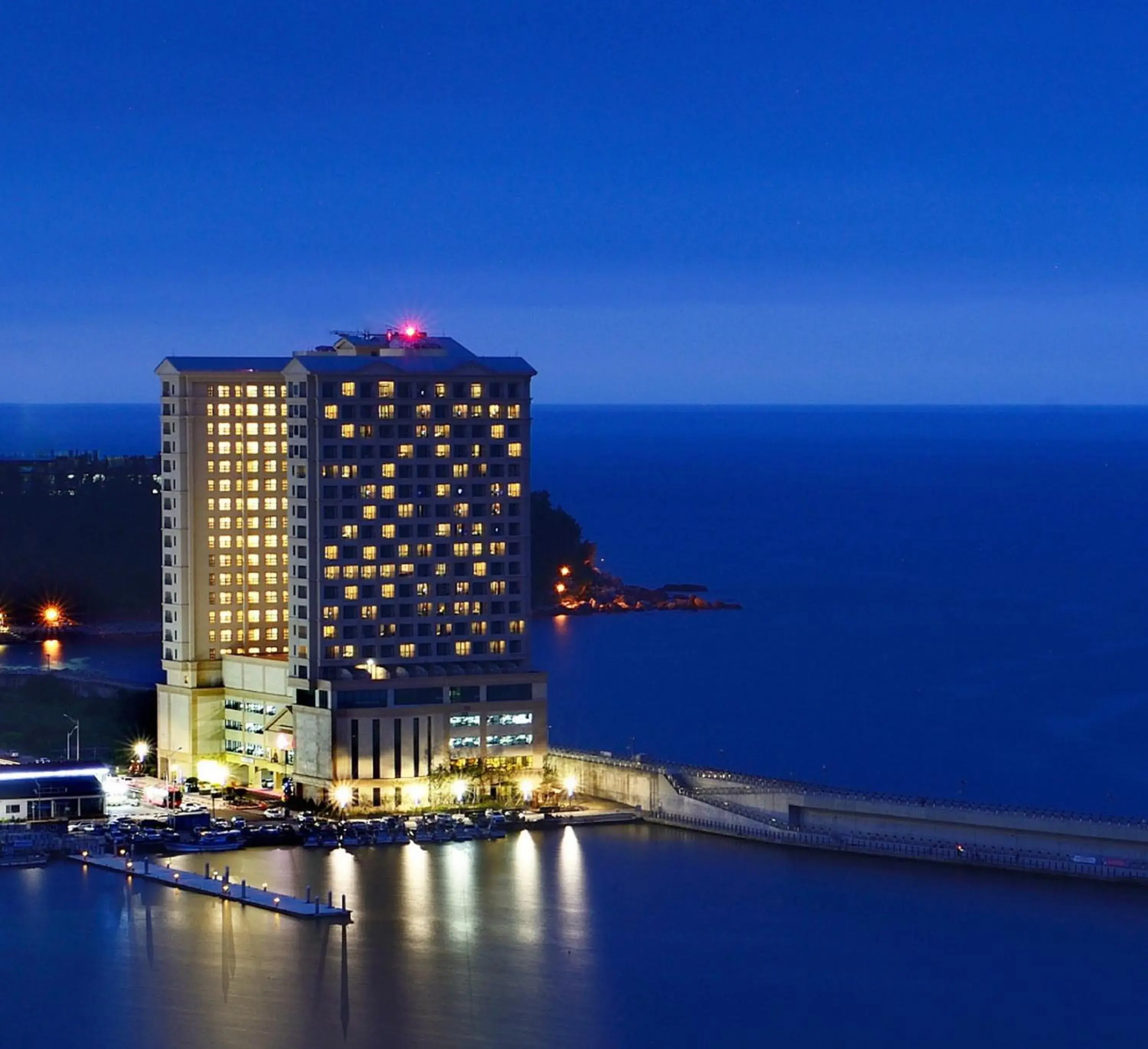 Property building in Ramada by Wyndham Gangwon Sokcho Property building in Ramada by Wyndham Gangwon Sokcho