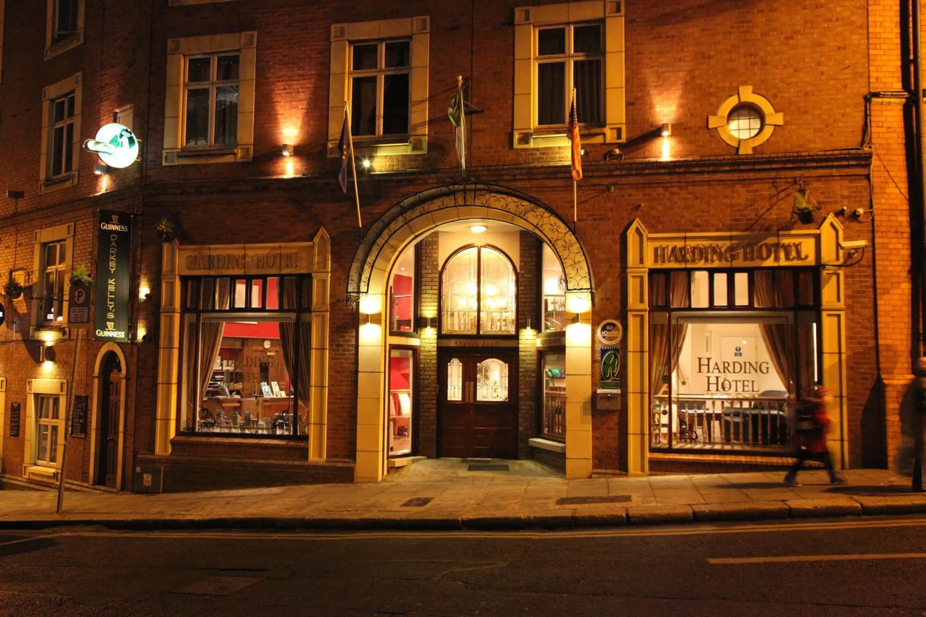 Facade/entrance in Harding Hotel Facade/entrance in Harding Hotel
