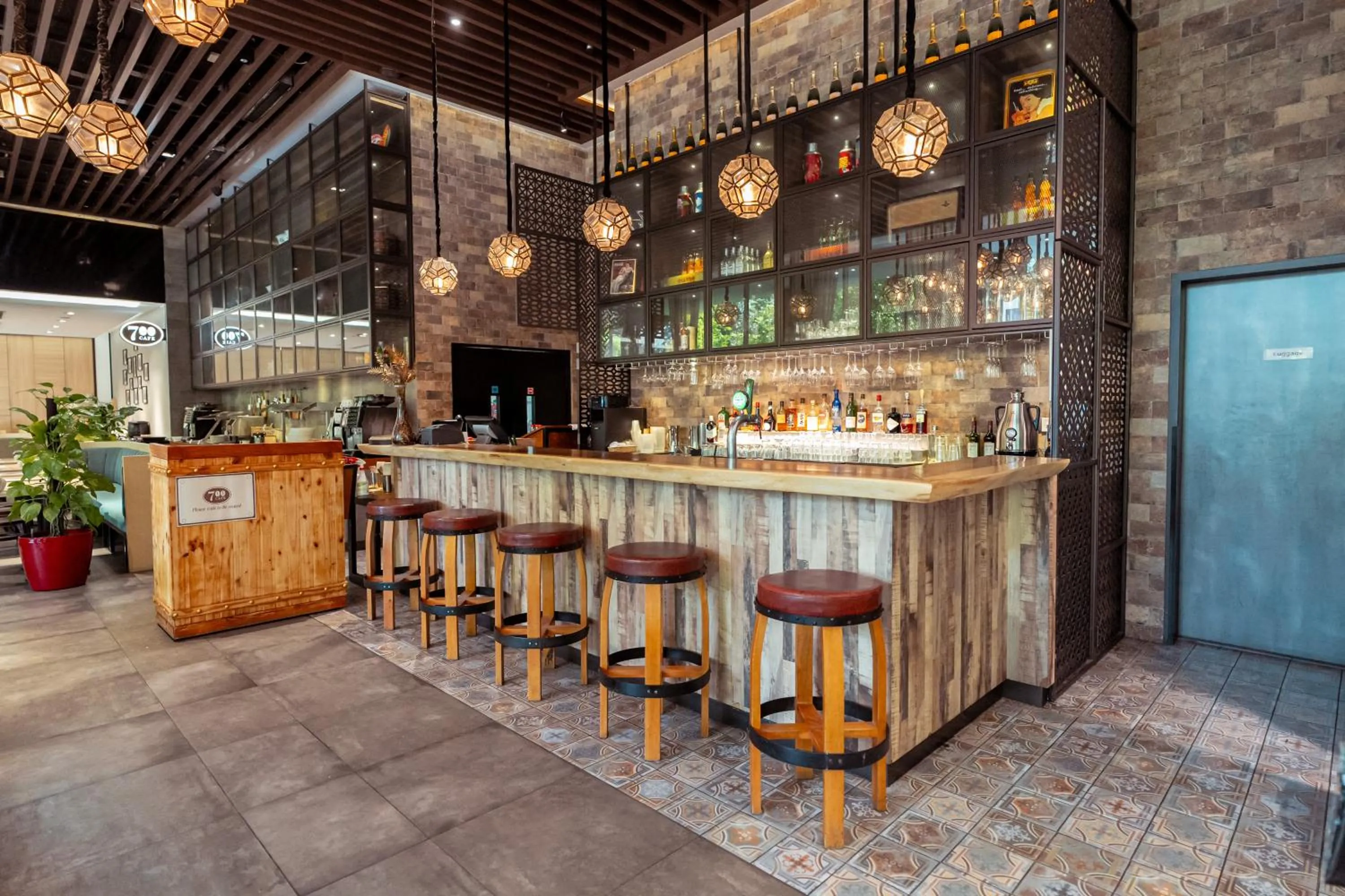 Lounge or bar in Hotel Traveltine Downtown Singapore, Trademark Collection