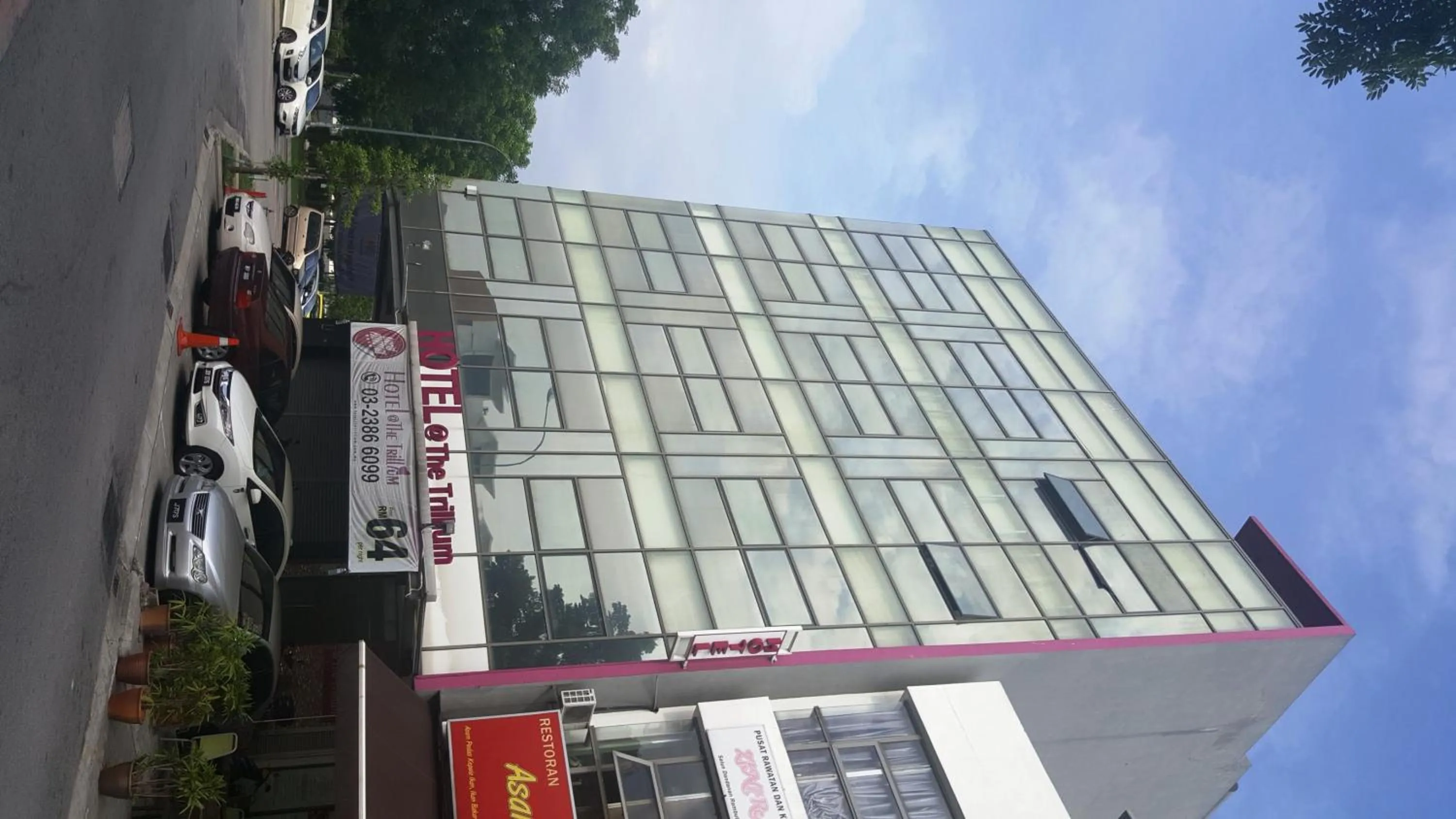 Property building in Hotel Trillium