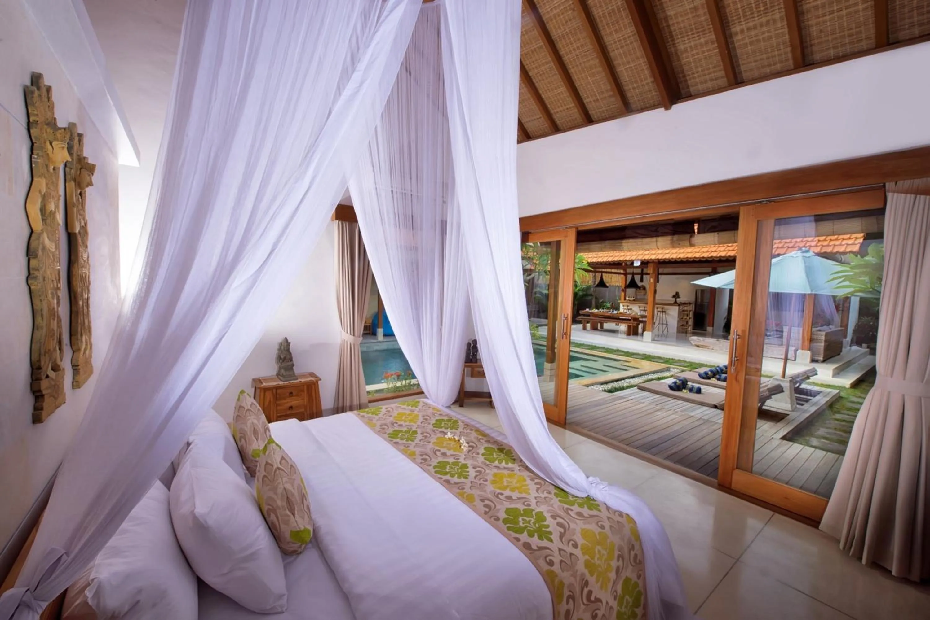 Bed in The Tamantis Villa