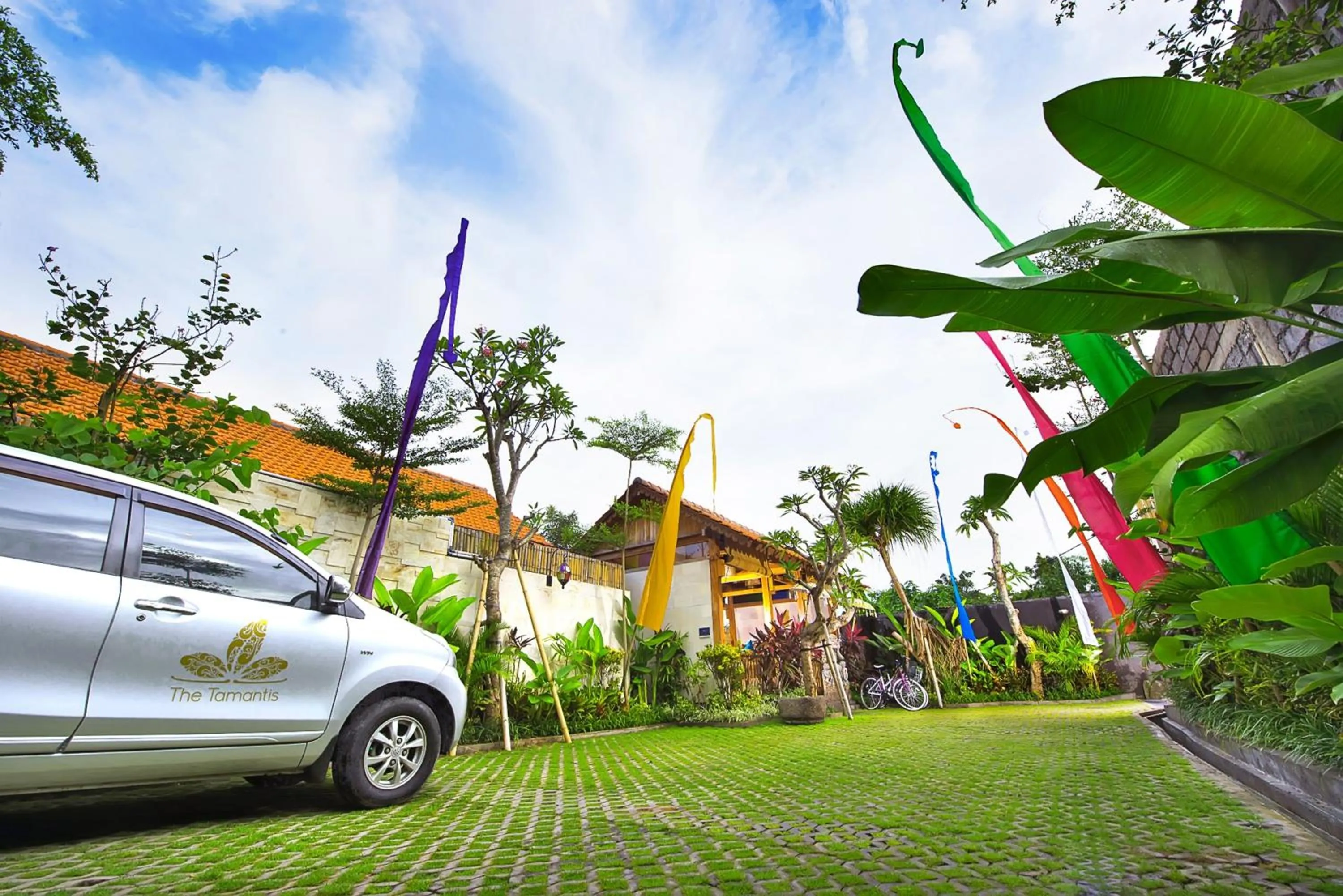Facade/entrance in The Tamantis Villa