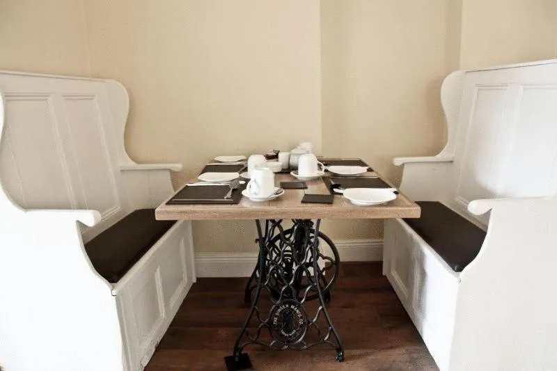 Restaurant/places to eat in Desota House Bed and Breakfast