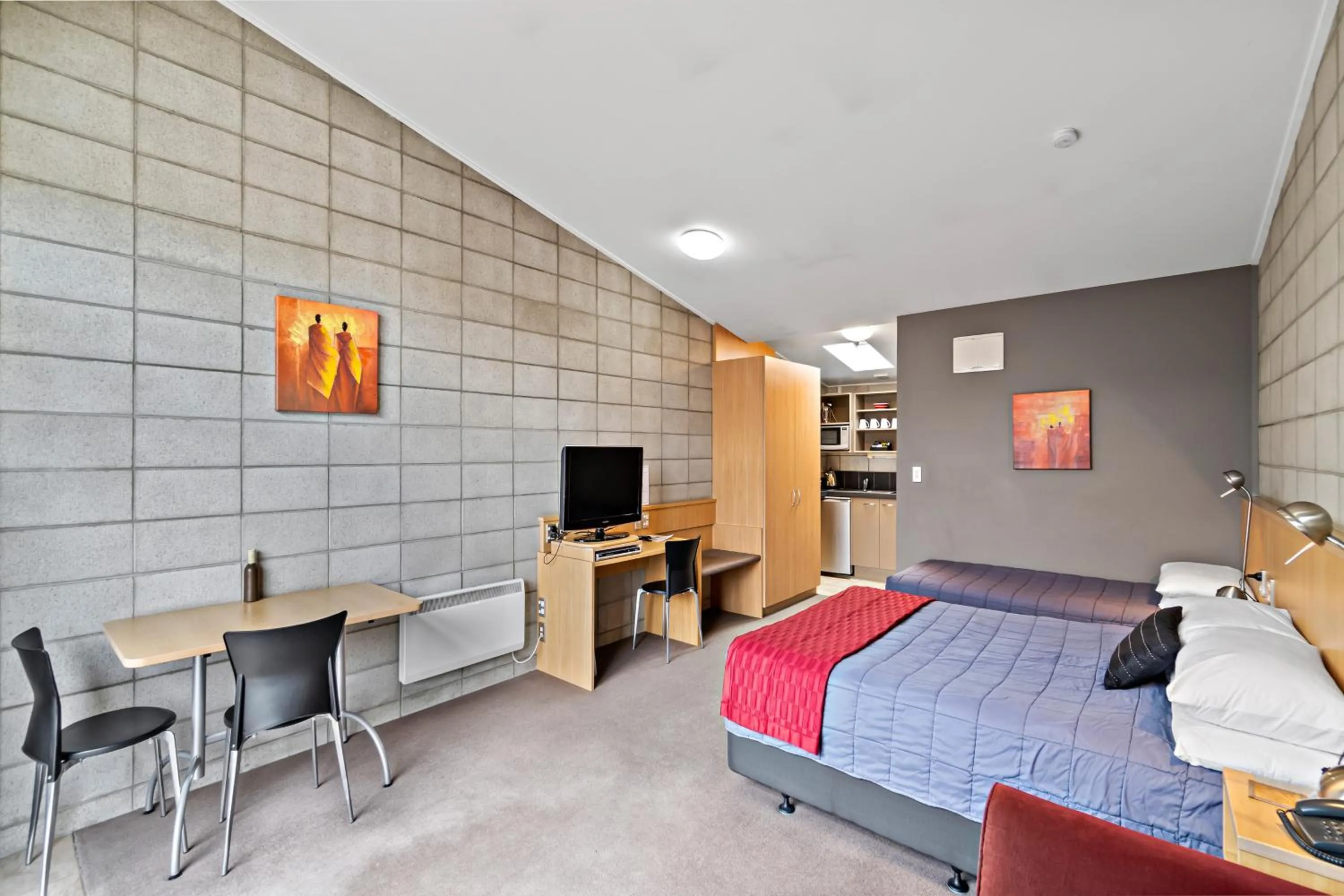 Kitchen or kitchenette in Kaiapoi on Williams Motel