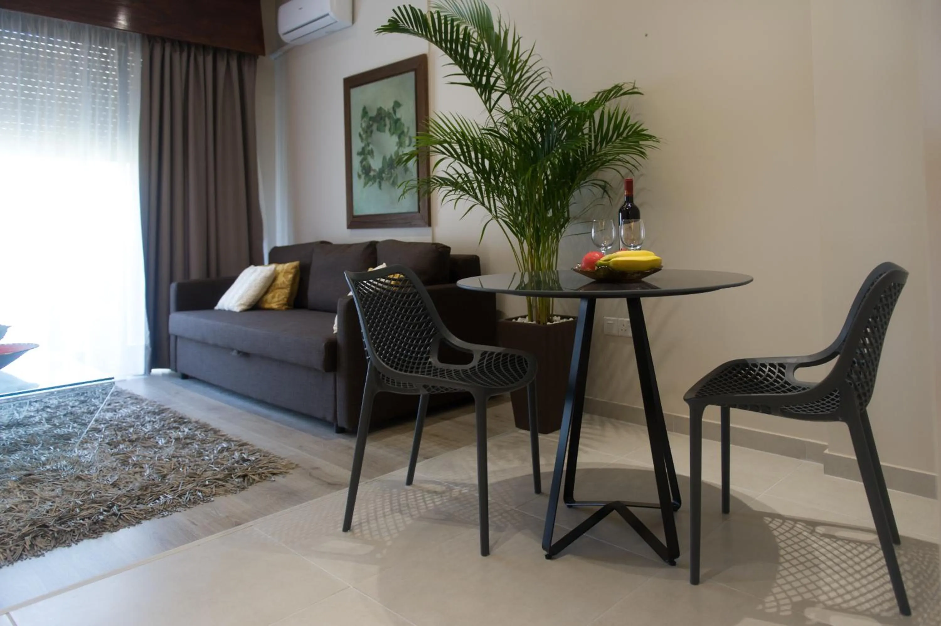 Family Suite in Manolia City Residences