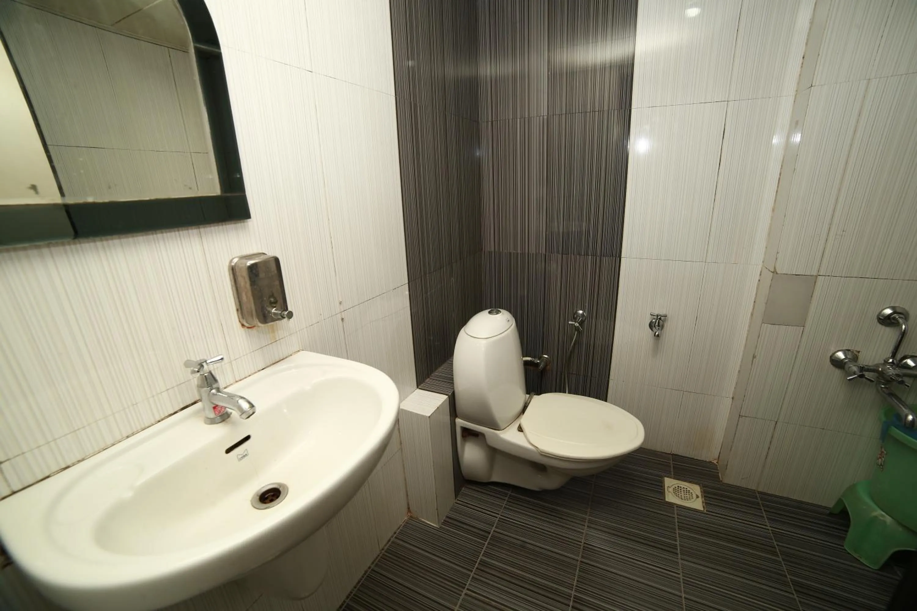 Shower in Hotel Vishram