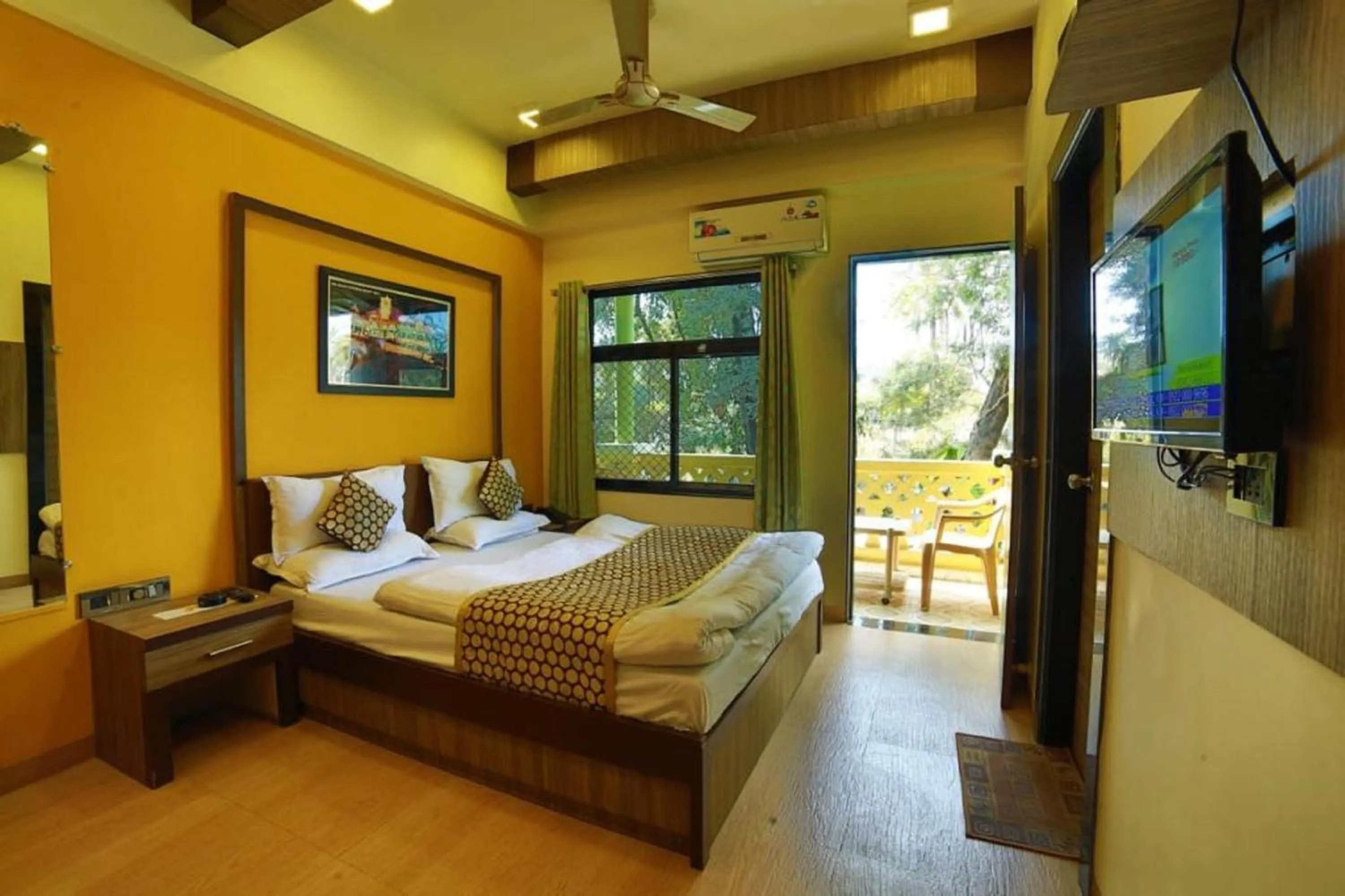 Photo of the whole room, Bed in Hotel Vishram