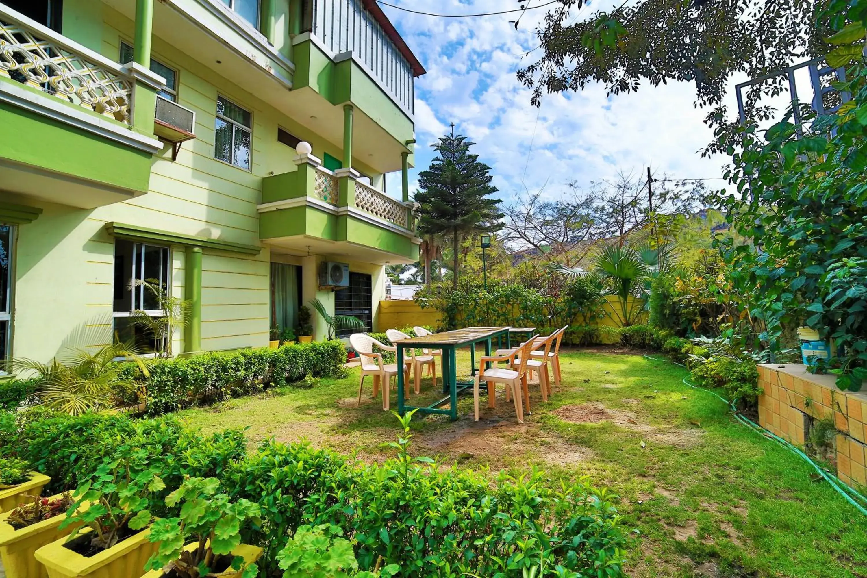 Restaurant/places to eat in Hotel Vishram Restaurant/places to eat in Hotel Vishram