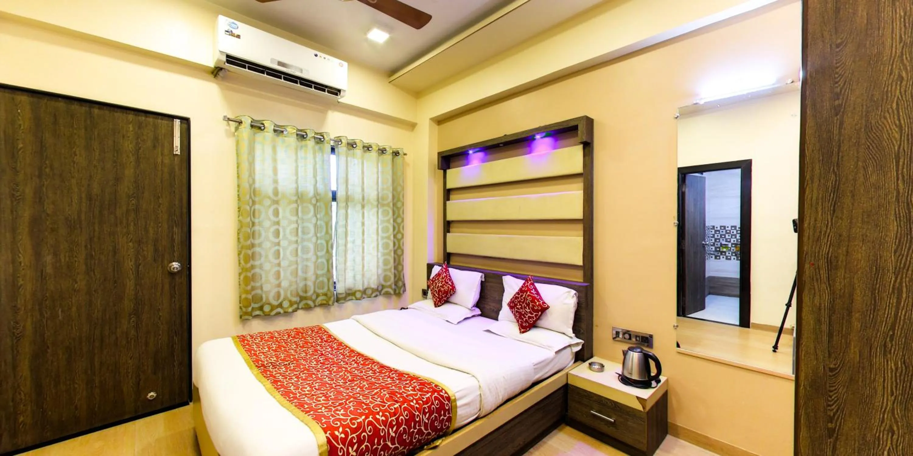 Bed in Hotel Vishram