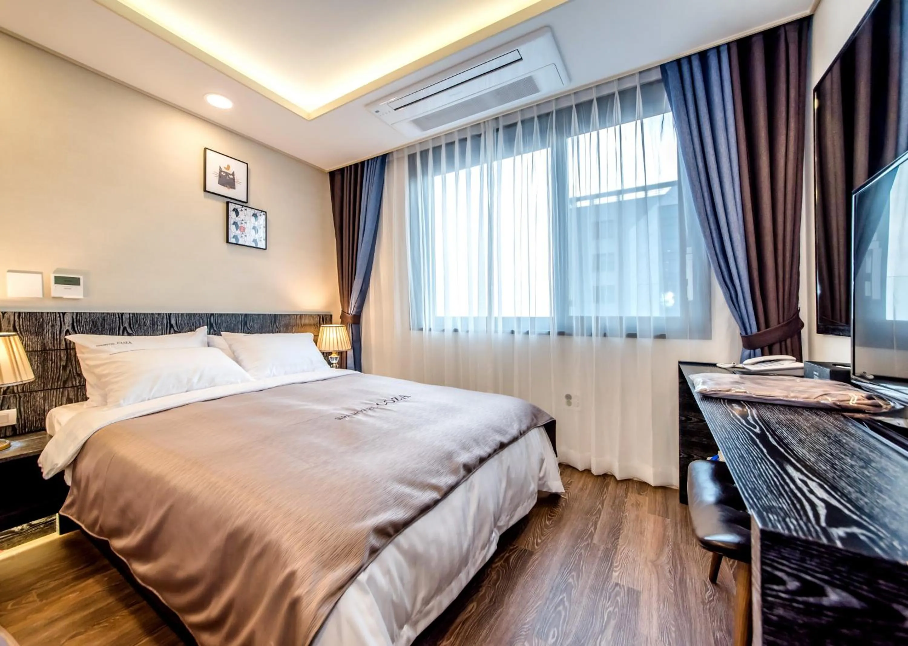 Bed in Seawater Spa Hotel Coza