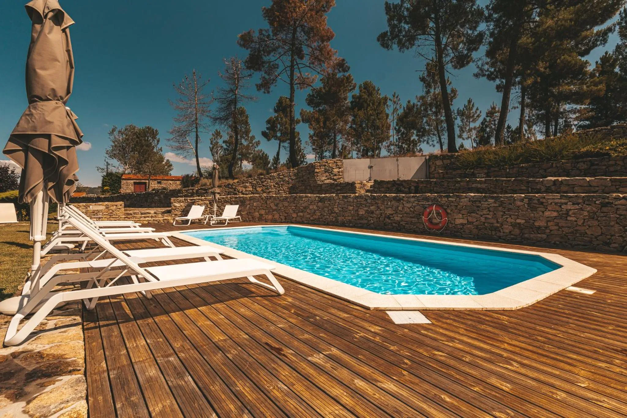 Swimming pool in Moinho d'Antoninha