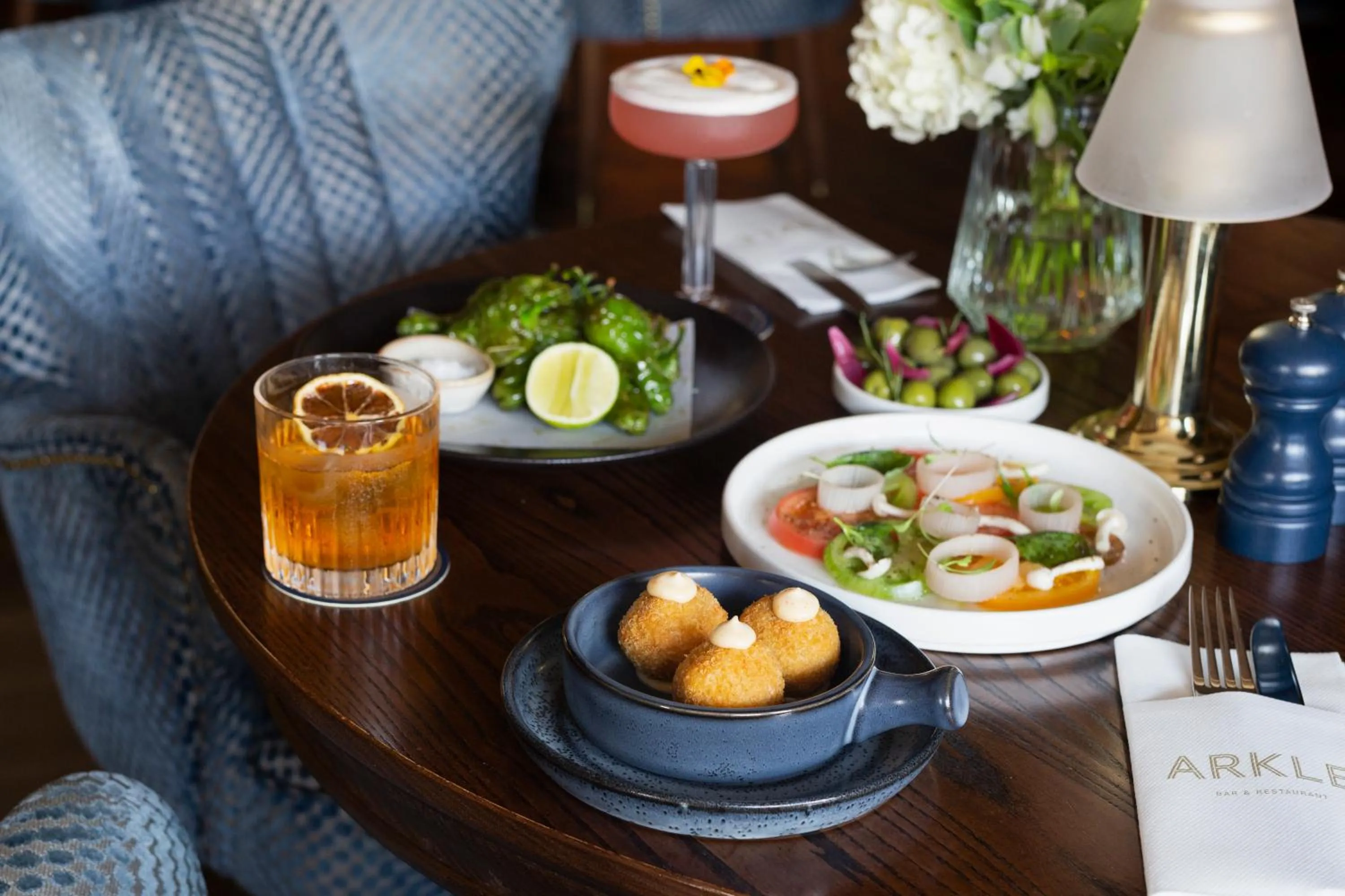 Food and drinks in Glenroyal Hotel