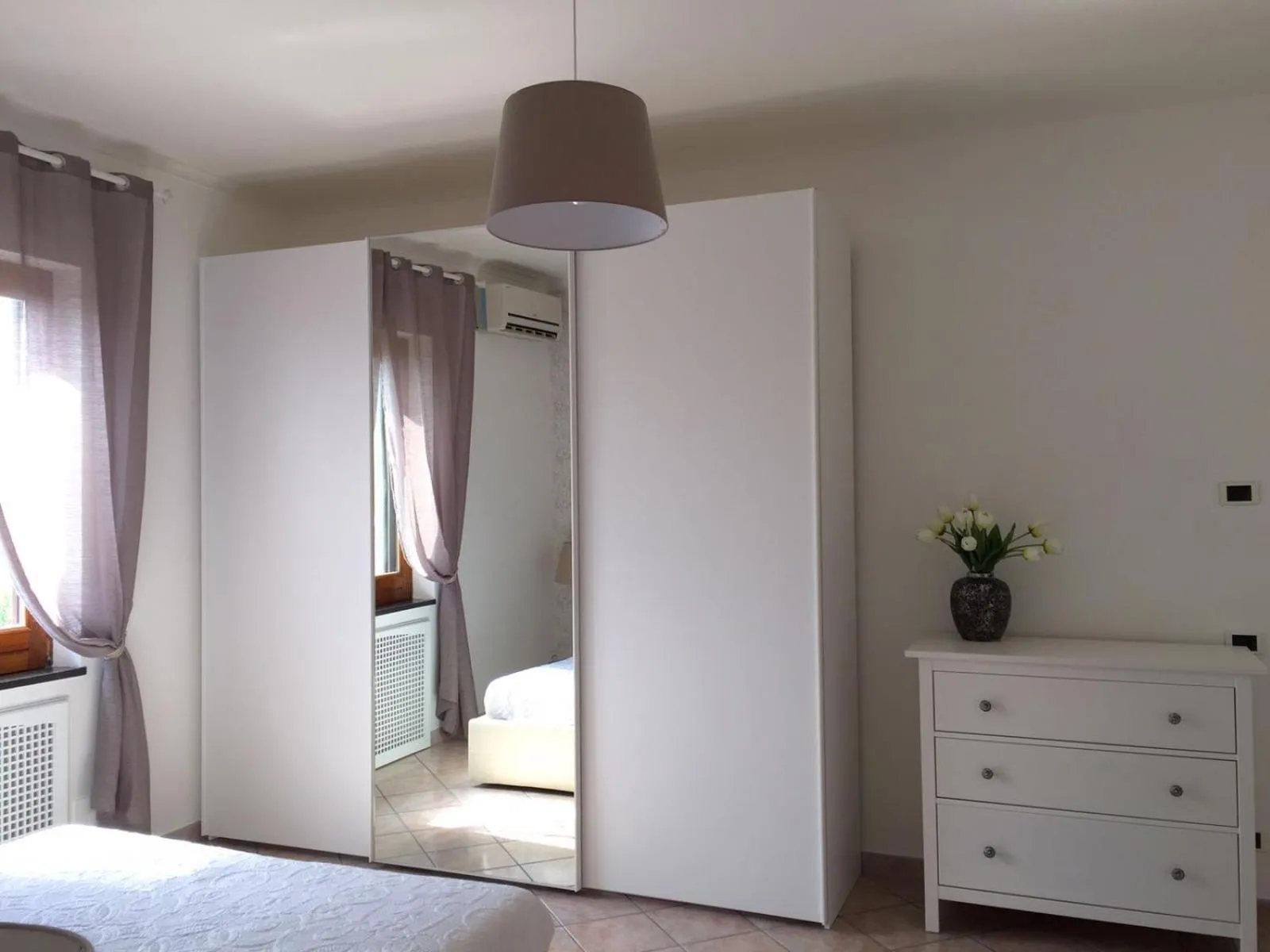 Photo of the whole room, Bed in Villa Charme